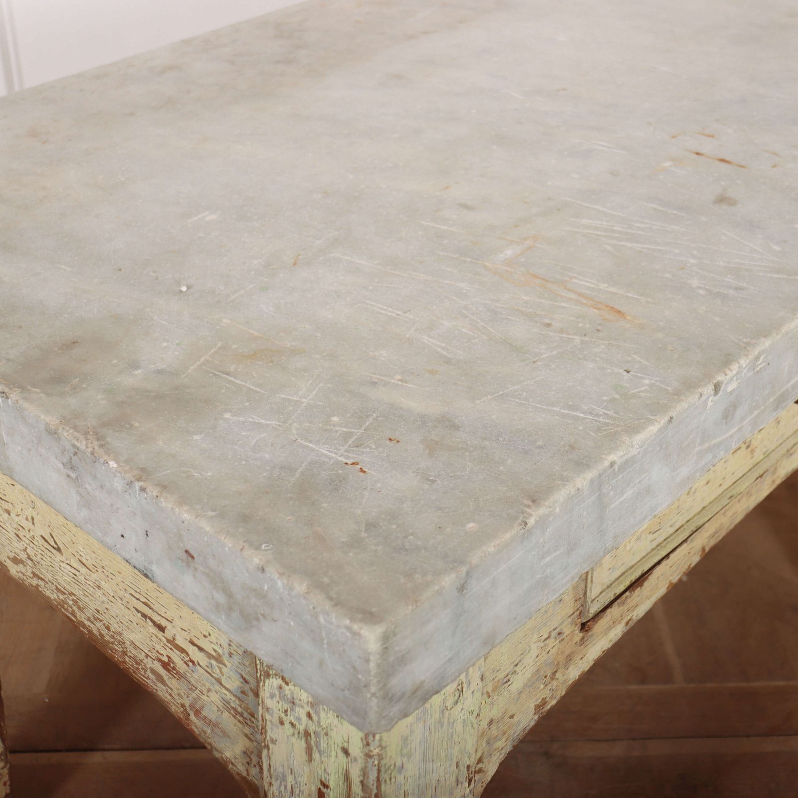 photo furniture Wonderful Country House Pastry Table
