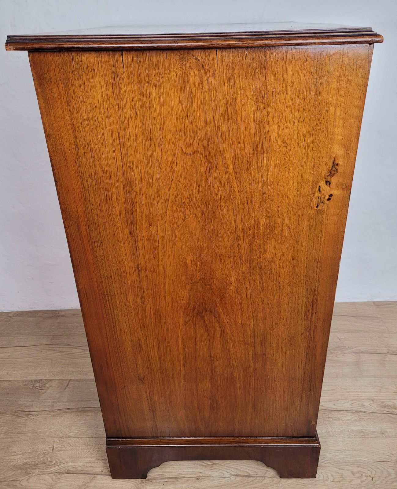 photo vintage Chest Of Drawers Walnut Antique Style Drop Handles 'Cameo'