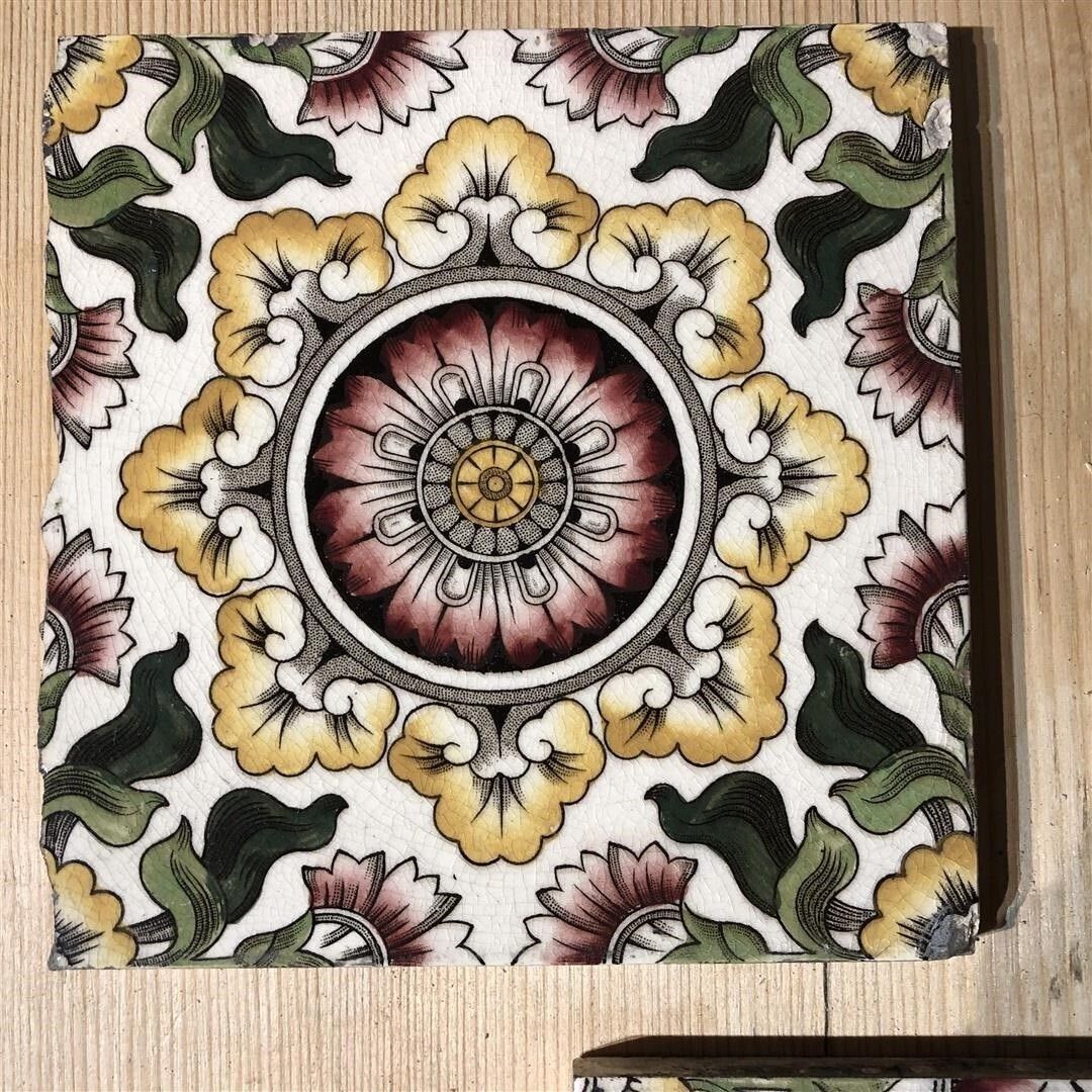 Set Of 5 Antique Fireplace Tiles With Coloured Geometric Floral Design (100) photo for sale
