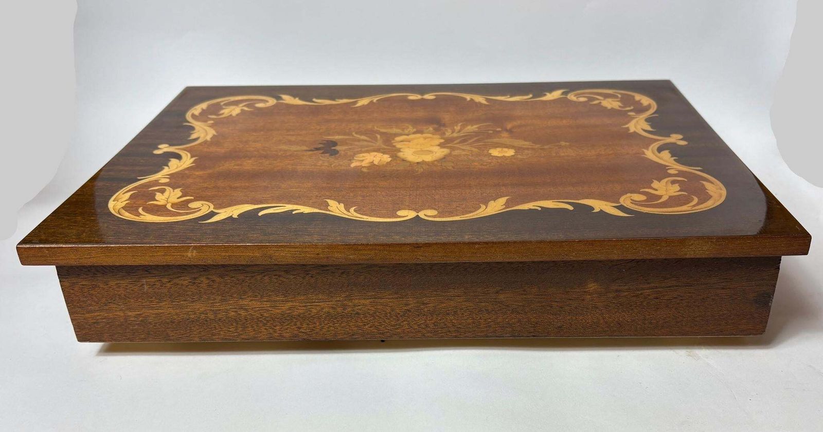 Italian Inlaid Musical Jewellery Box (37cm) – Sorrento Style Marquetry, Working Music photo furniture
