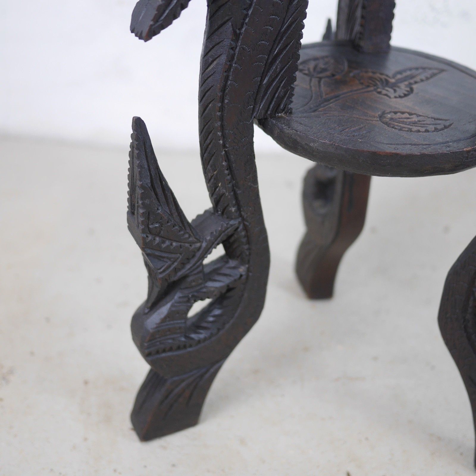 photo furniture Antique Carved Peacock Asian Hard Dark Wood Lamp Side Table Plant Stand #103112