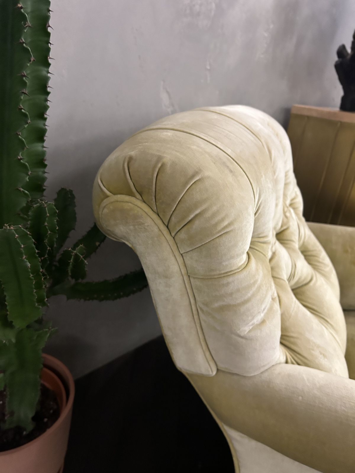 Vinterior Listing Description — Howard & Sons Club Chair (Professionally Reupholstered) photo vinterior