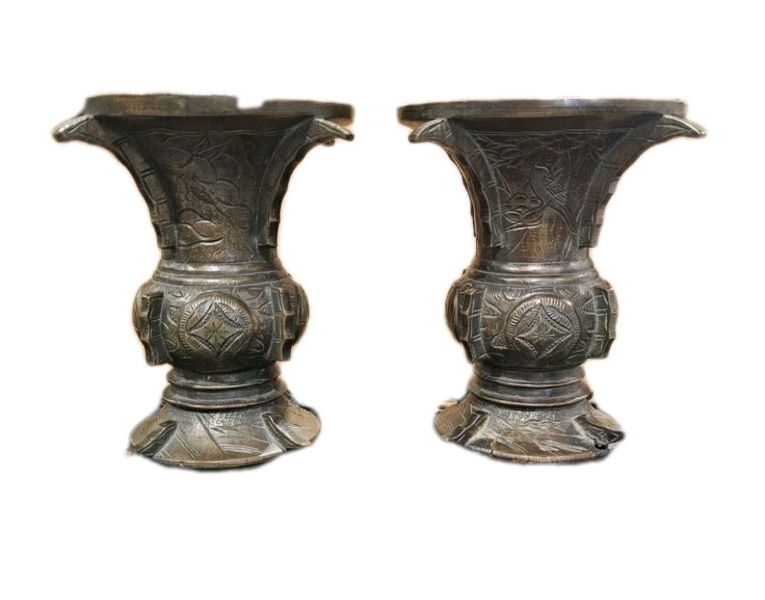 A Pair Of Japanese Bronze Vases, 19thc, Engraved With Deer And Birds photo vintage