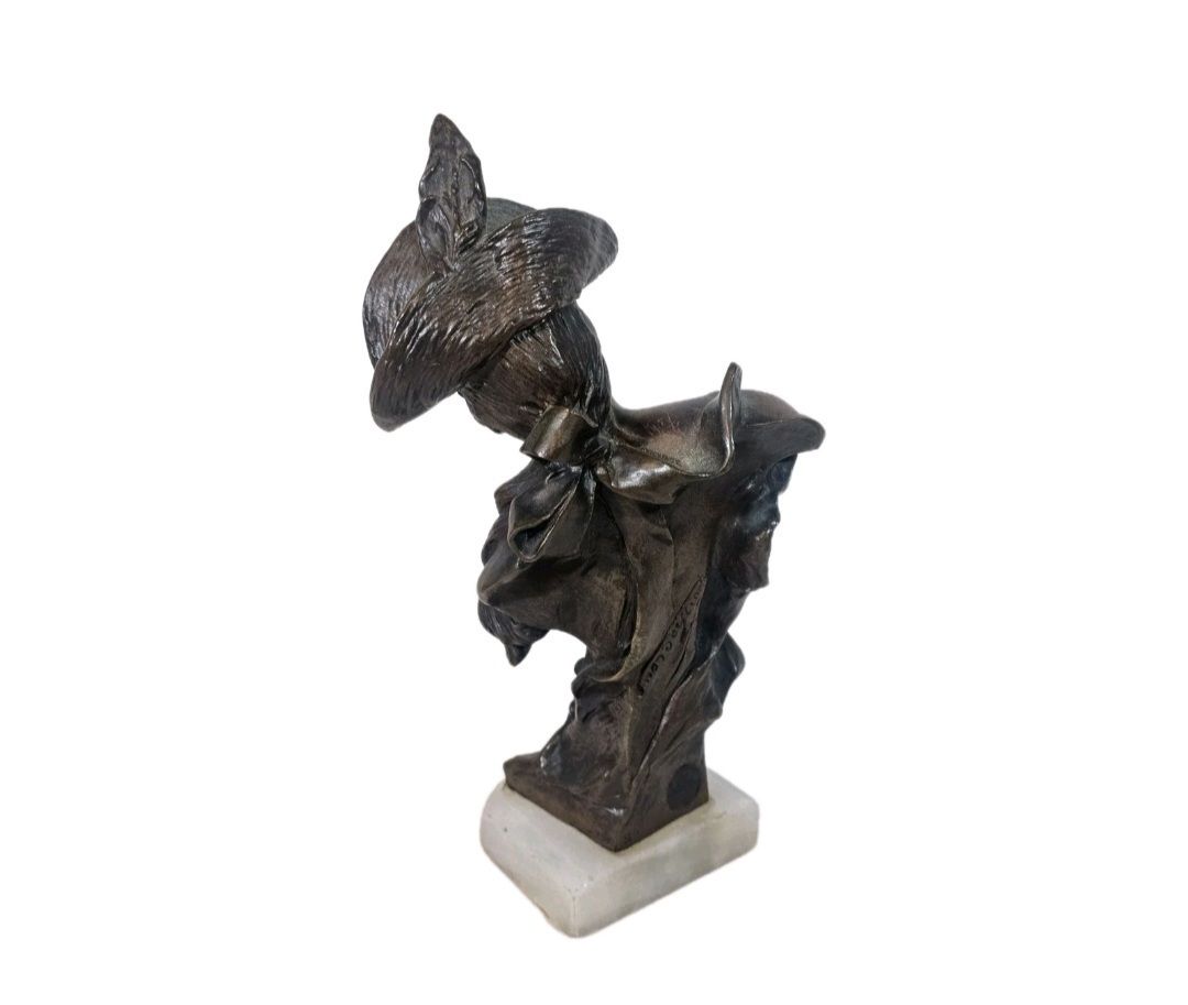 A Georges Van Der Straeten Art Nouveau Bronze Bust Of A Young Woman, Signed photo Art
