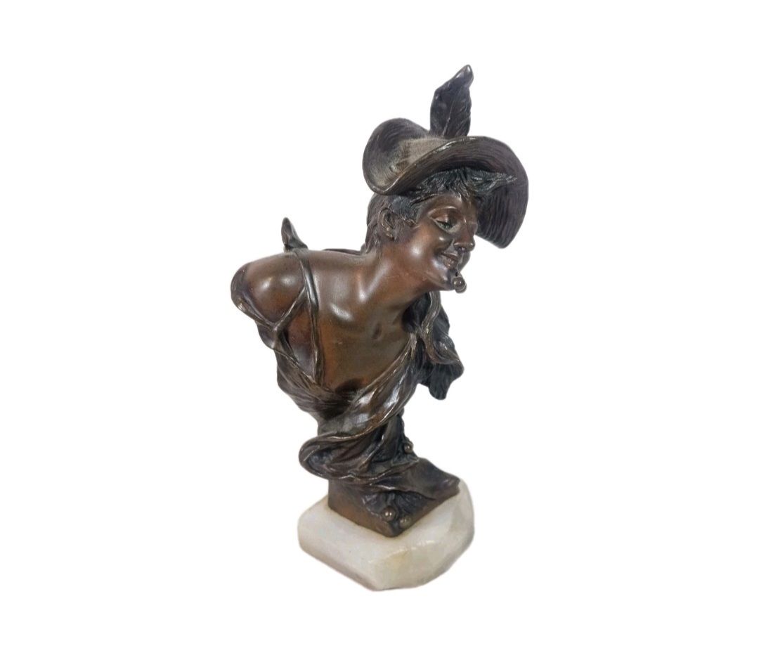 A Georges Van Der Straeten Art Nouveau Bronze Bust Of A Young Woman, Signed photo vinterior
