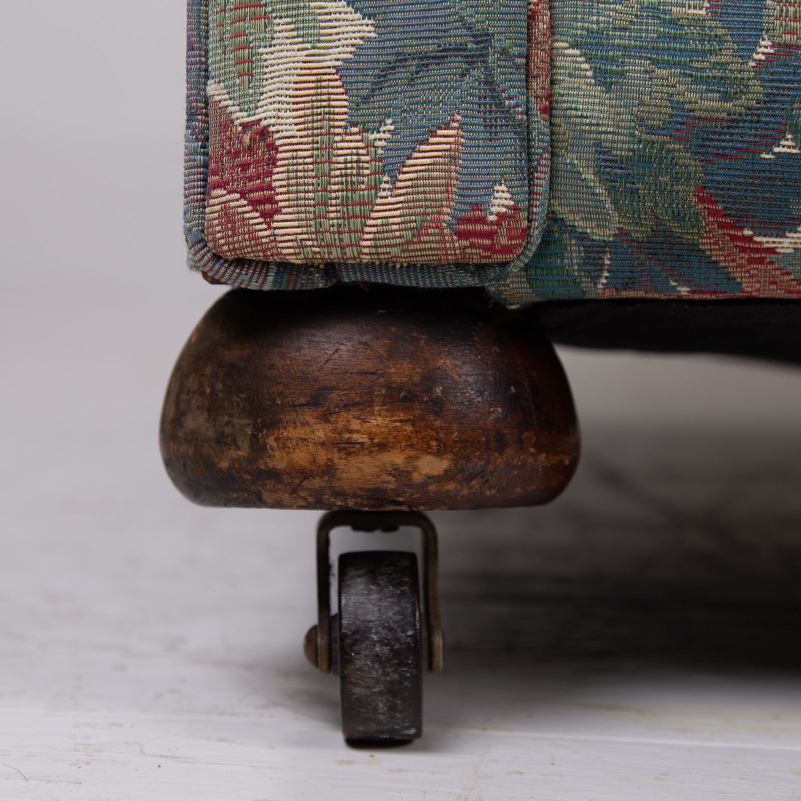 A Lovely Anitque English 2 Seater Sofa Early 1900s photo Furniture