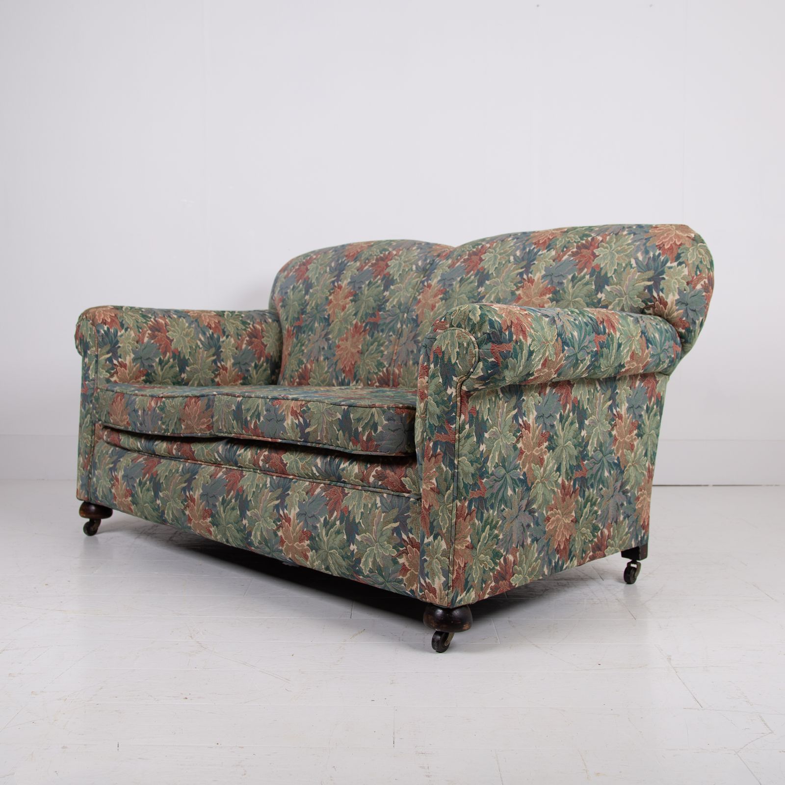 A Lovely Anitque English 2 Seater Sofa Early 1900s