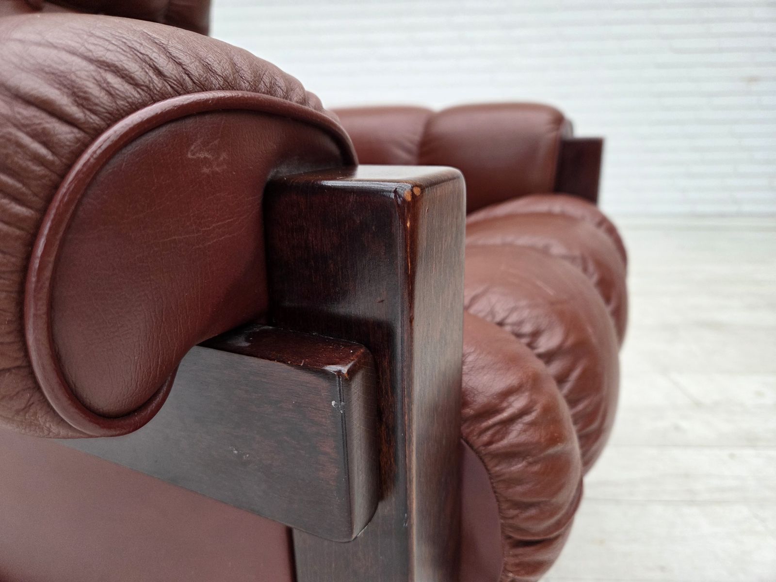 Ca. Jaren 1970, Scandinavische Fauteuil, Meubeleer, Donker Beukenhout. photo 1090.0