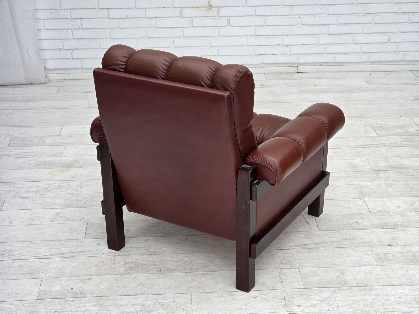 Meubels Ca. Jaren 1970, Scandinavische Fauteuil, Meubeleer, Donker Beukenhout. photo