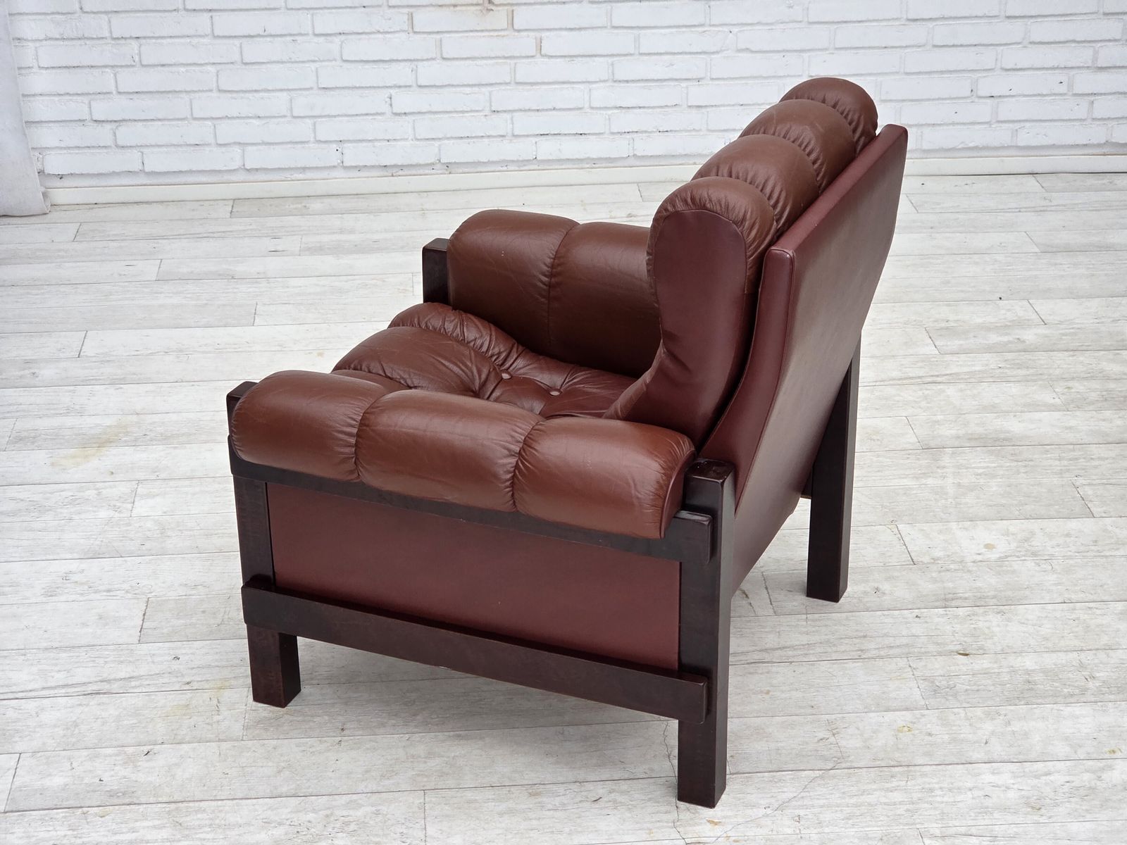 photo buy 1970s, Scandinavian Armchair, Furniture Leather, Dark Beech Wood.