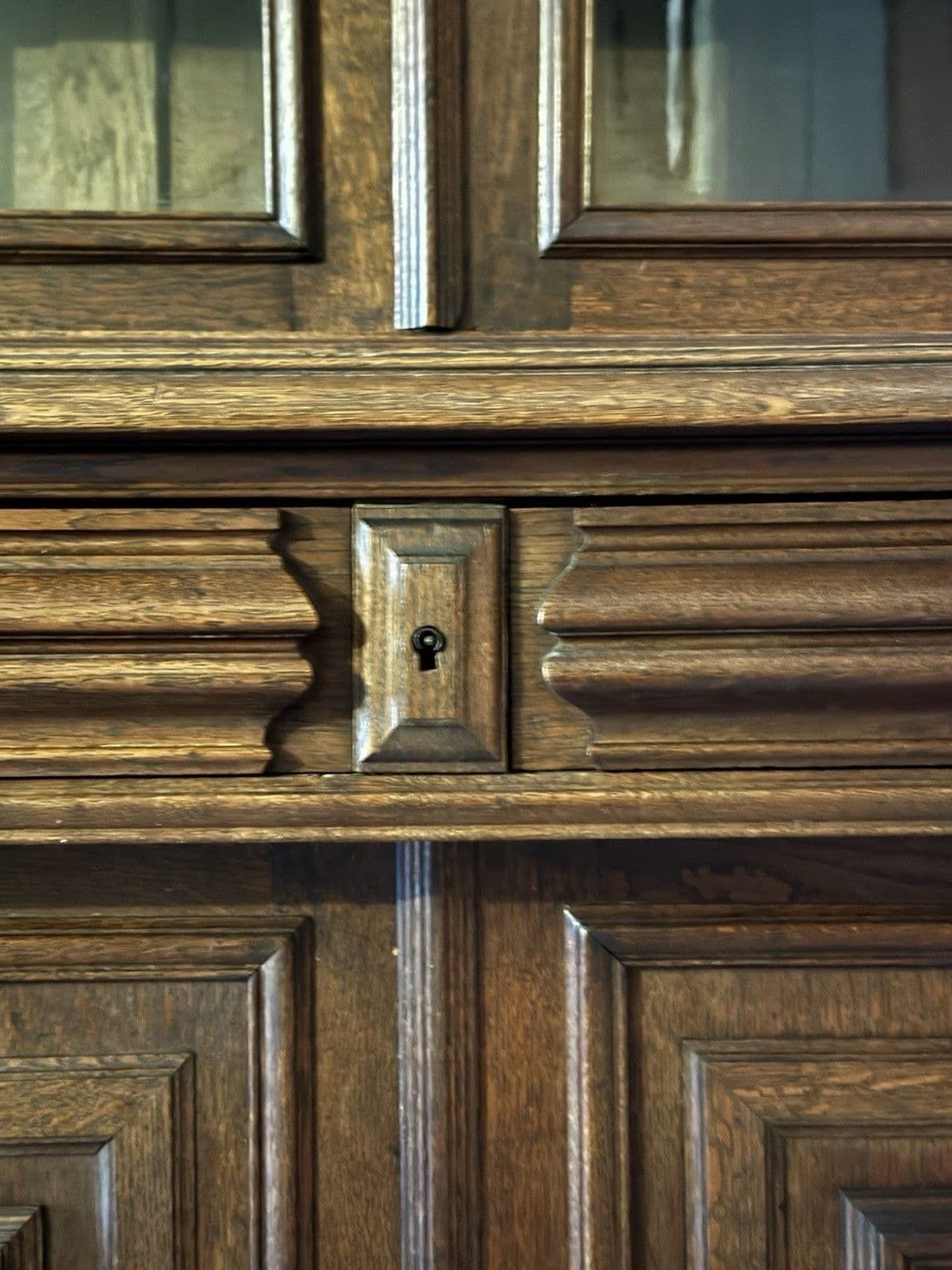 1895.0 Antique French Carved Glazed Buffet De Corps Dresser Cupboard Server Cabinet. photo