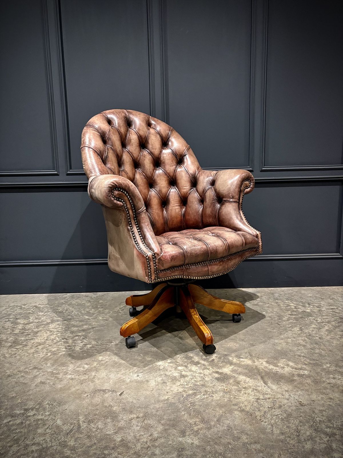 Buttoned Leather Swivel Desk Chair