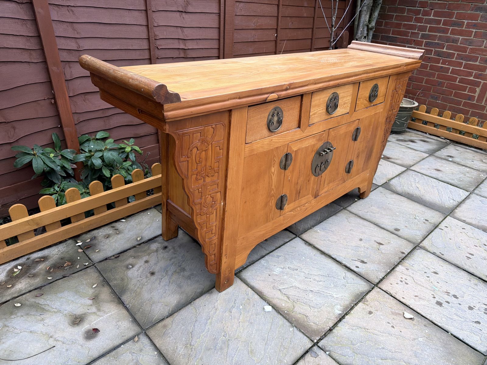 19th Century Qing Dynasty Style Natural Wood Carved Spandrel Sideboard – Good Condition photo Furniture