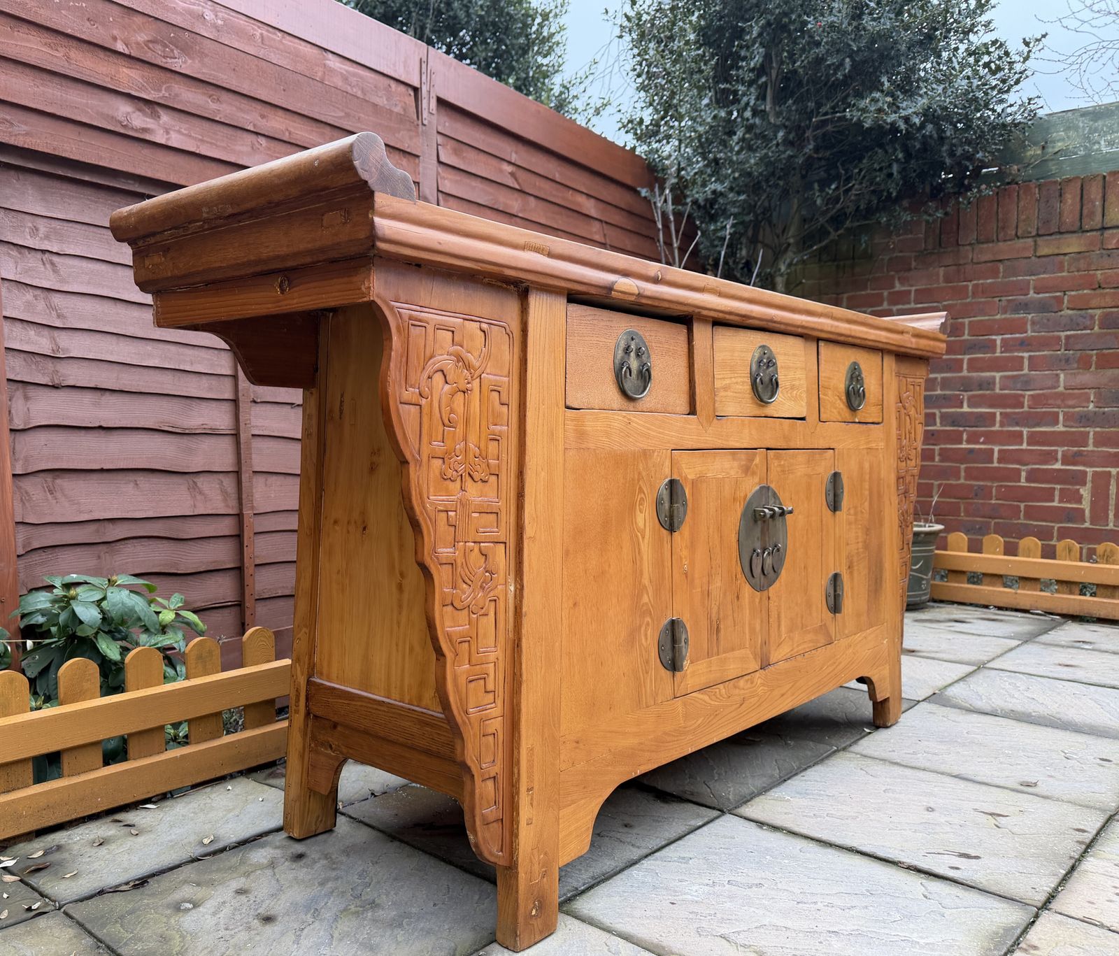 photo furniture 19th Century Qing Dynasty Style Natural Wood Carved Spandrel Sideboard – Good Condition
