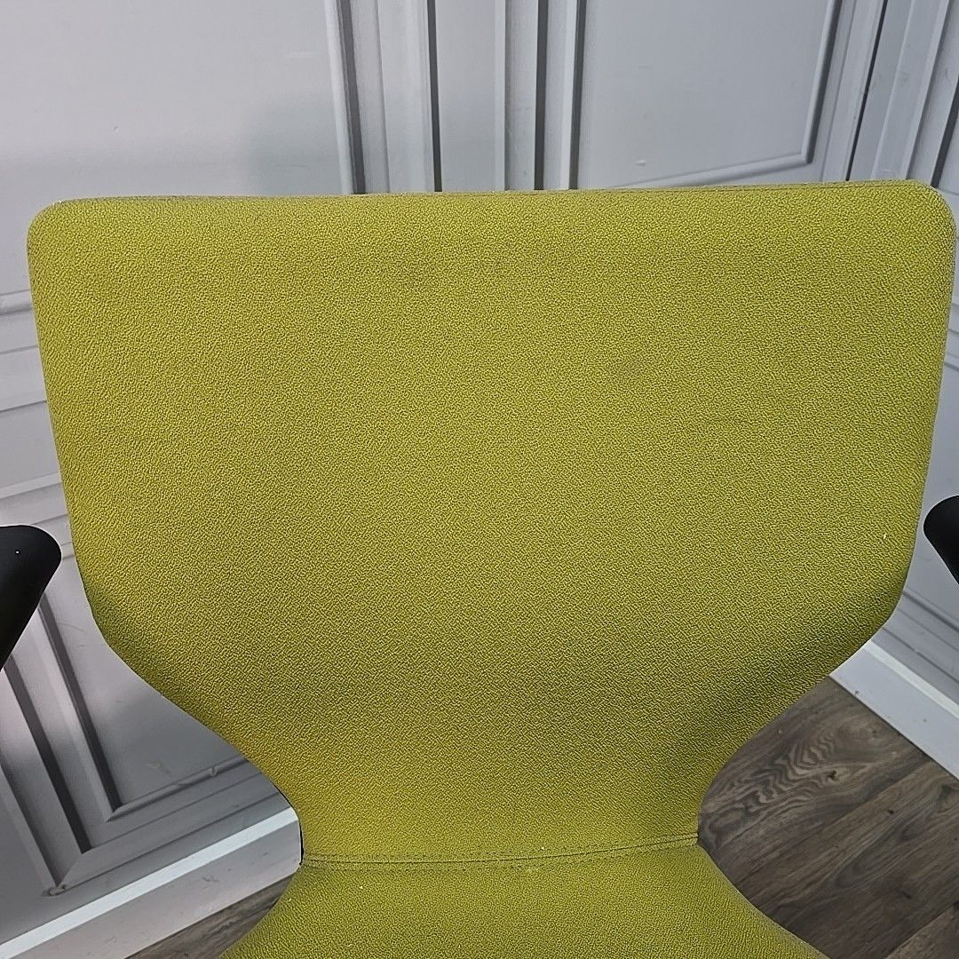 photo furniture Pair 2 Cantilever Chairs Orangebox X10 Guest Visitor Office Desk Waiting Room