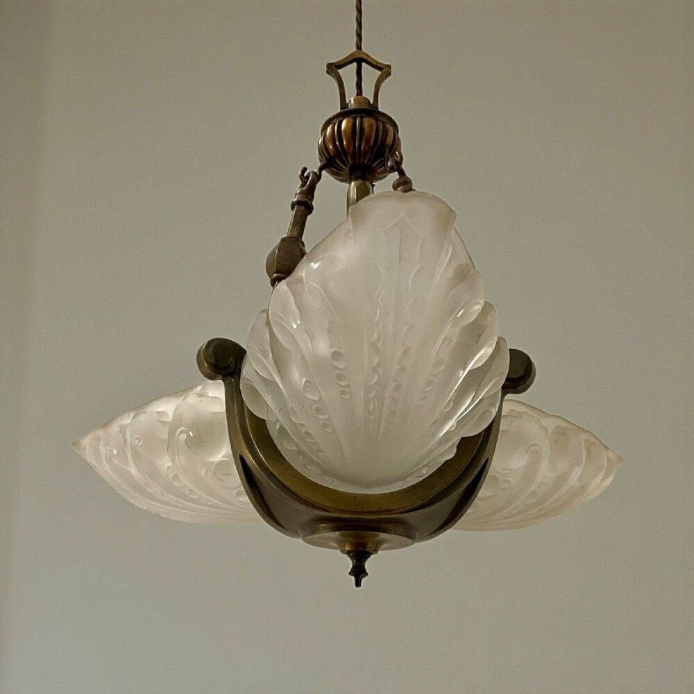 Art Deco Slip Shade Ceiling Light photo 800.0