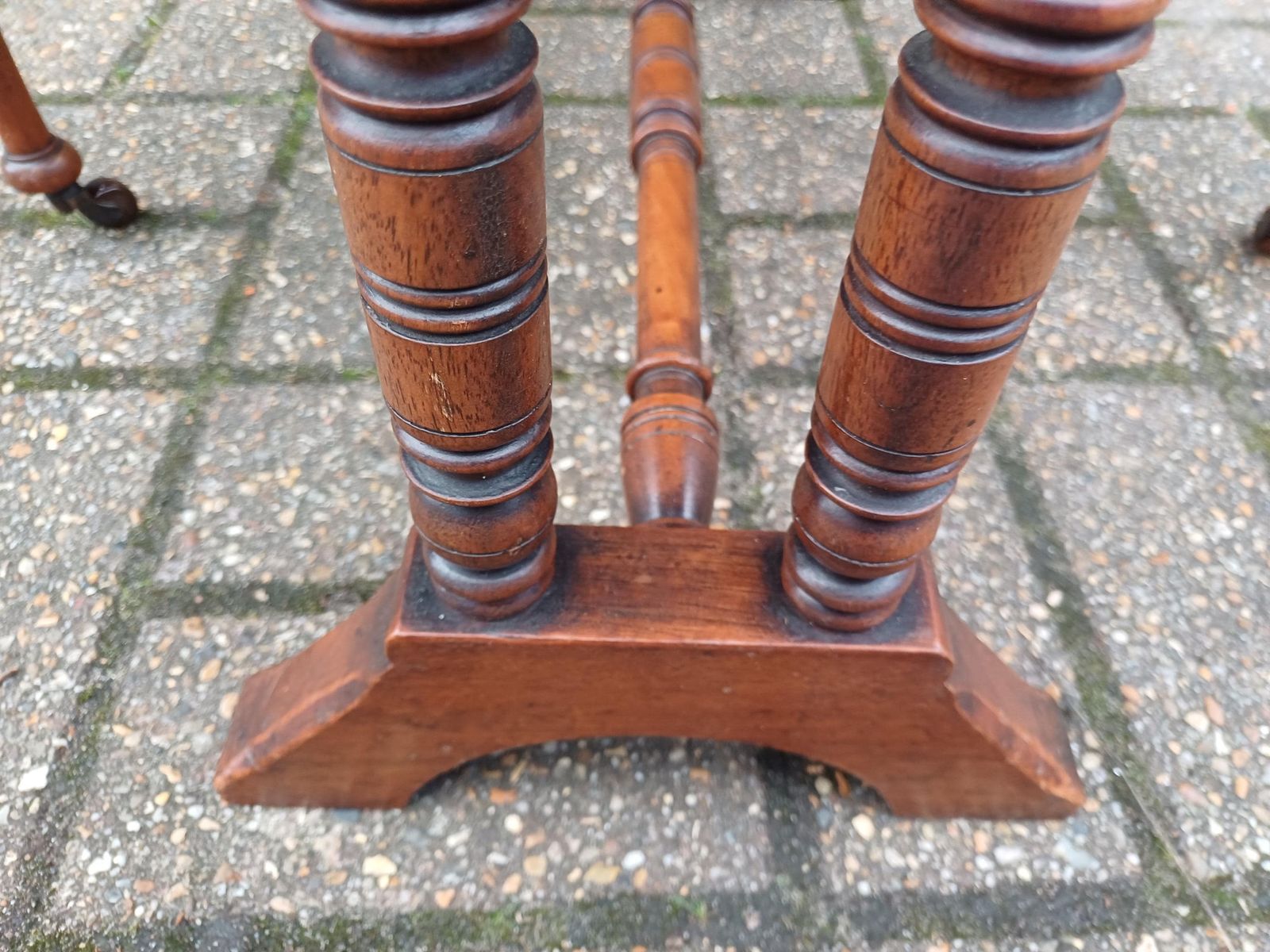 Victorian Mahogany Sutherland Table Drop Leaf Occasional Side Table Sofa Table Turned Base Brass Porcelain Castors Antique photo furniture