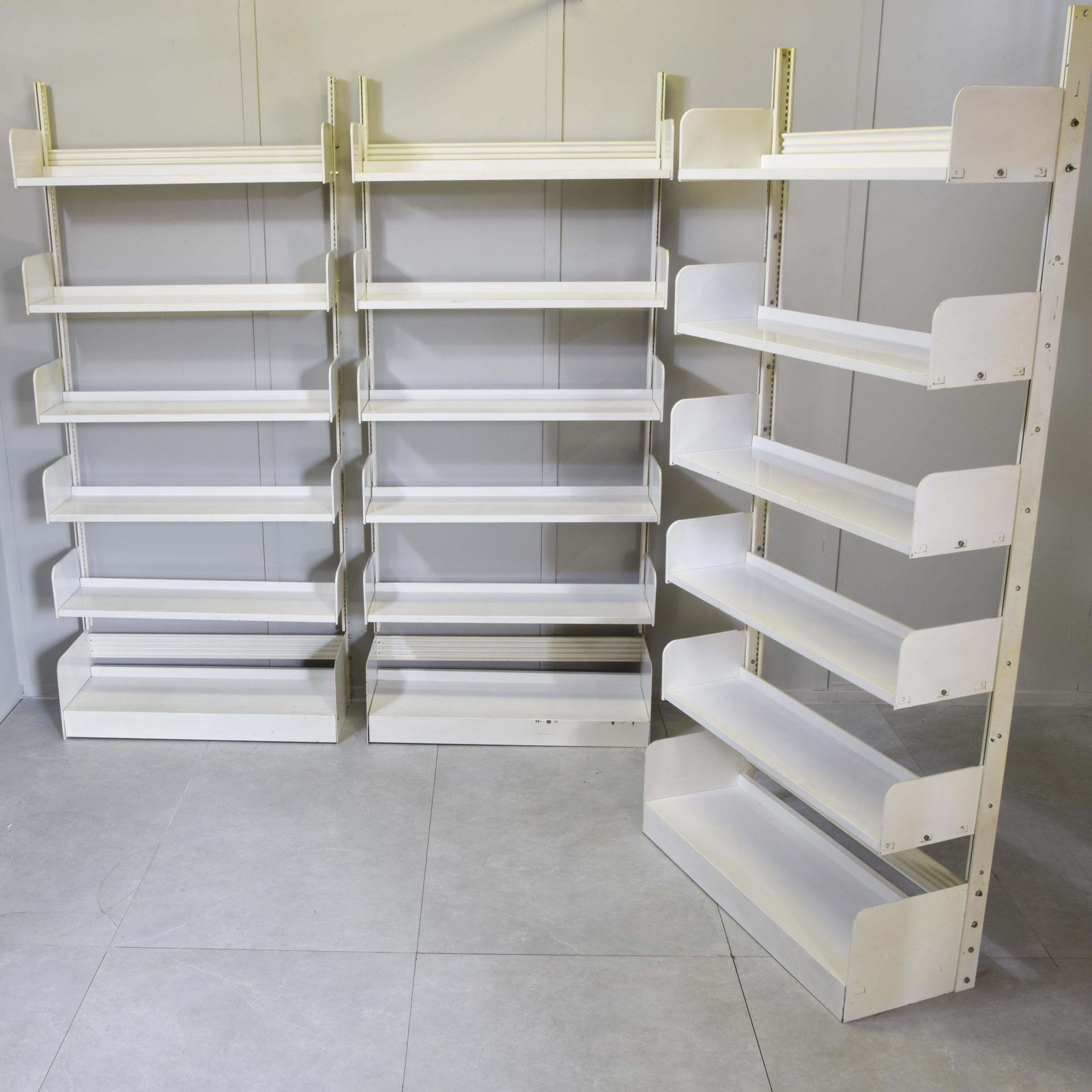 photo vinterior Lips Vago Set Of Three Congresso Industrial Shelving Unit 1970s