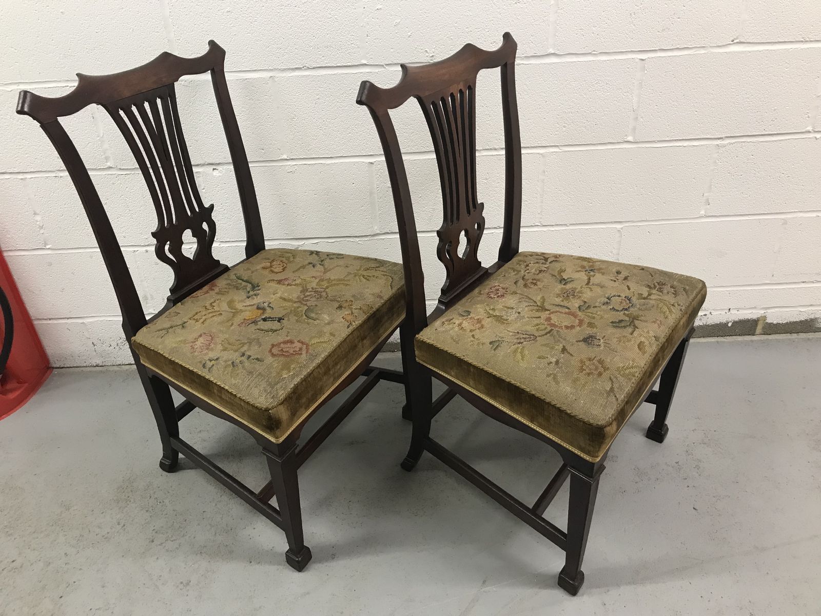 Pair Of Mid 18th Century Mahogany Side Chairs . photo Furniture