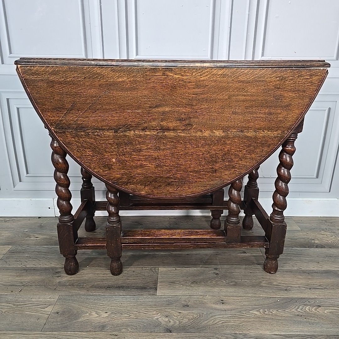 photo furniture Antique Sofa Dining Table Solid Oak Barley Twist Drop Leaf Gate Leg Oval Wooden