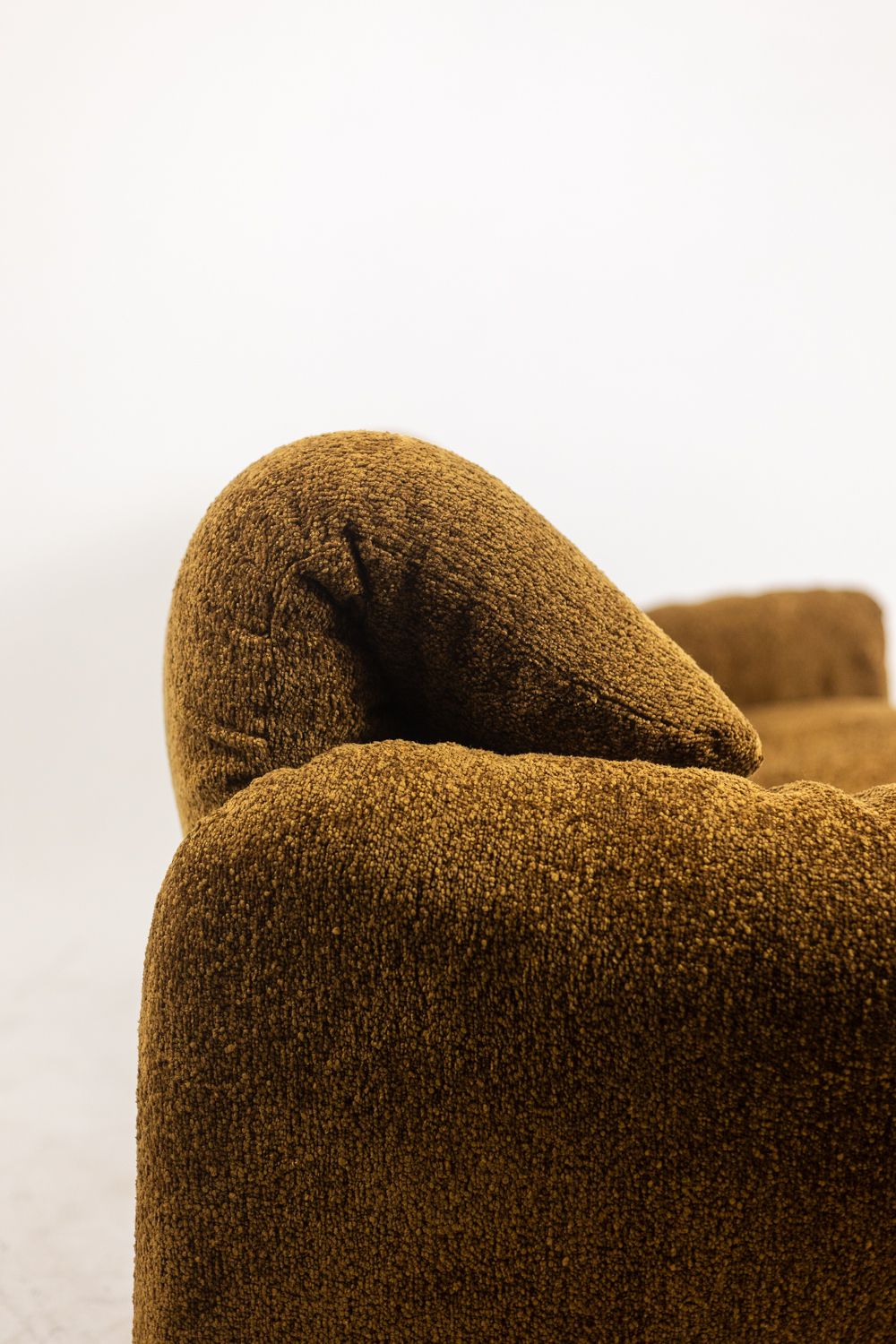3800.0 Vico Magistretti. 2 Seater Sofa, “Maralunga” Model. 1970s. photo
