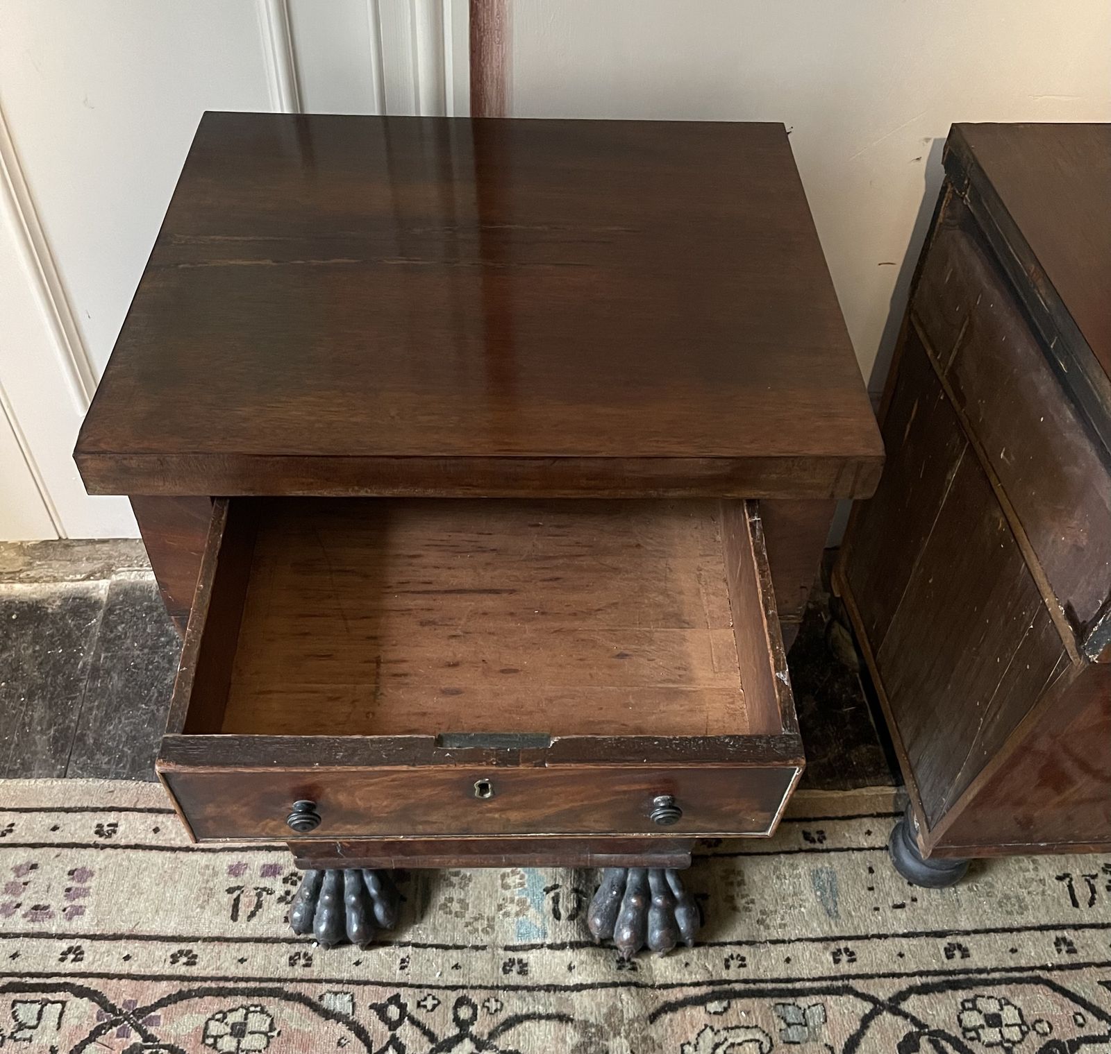 A Pair Of 19th Century Bedside Cabinets photo vinterior