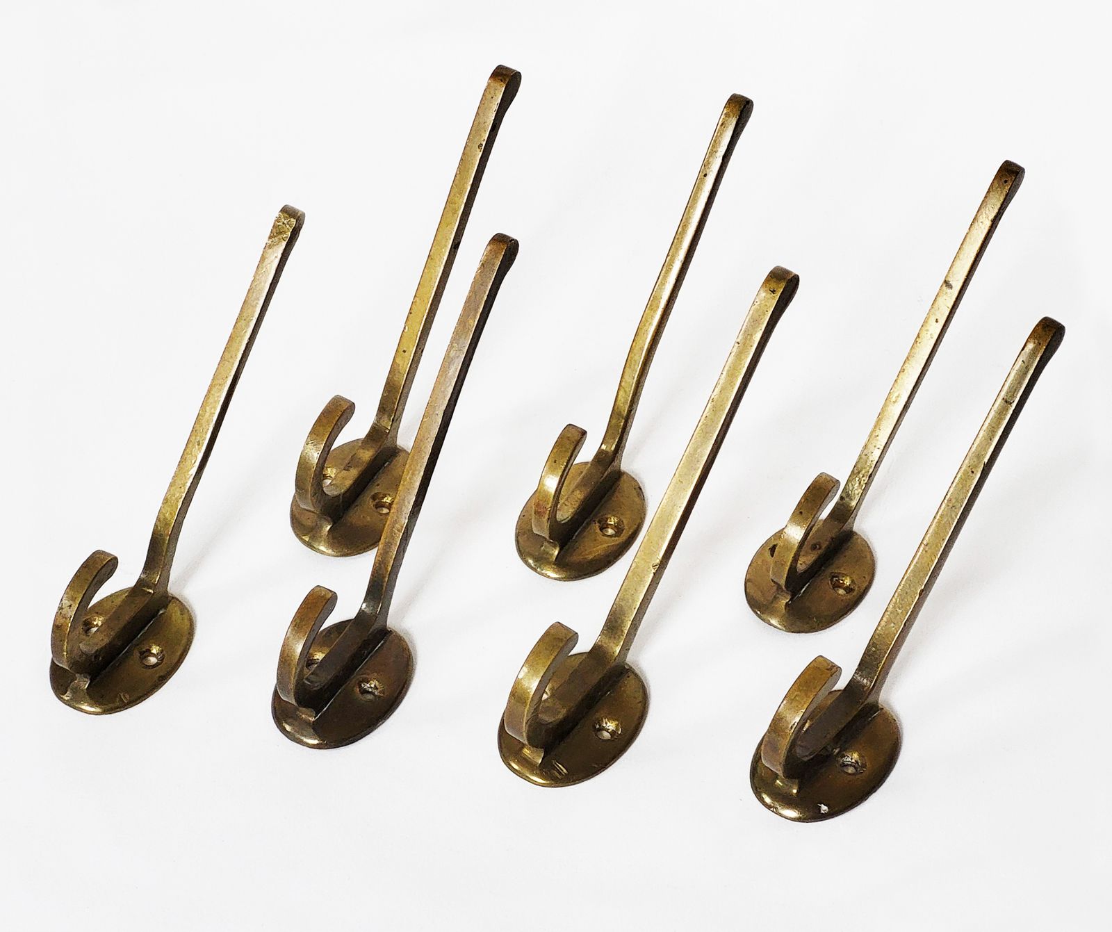 Viennese Art Nouveau Brass Wall Hooks, 1900s, Set Of 7 photo vinterior