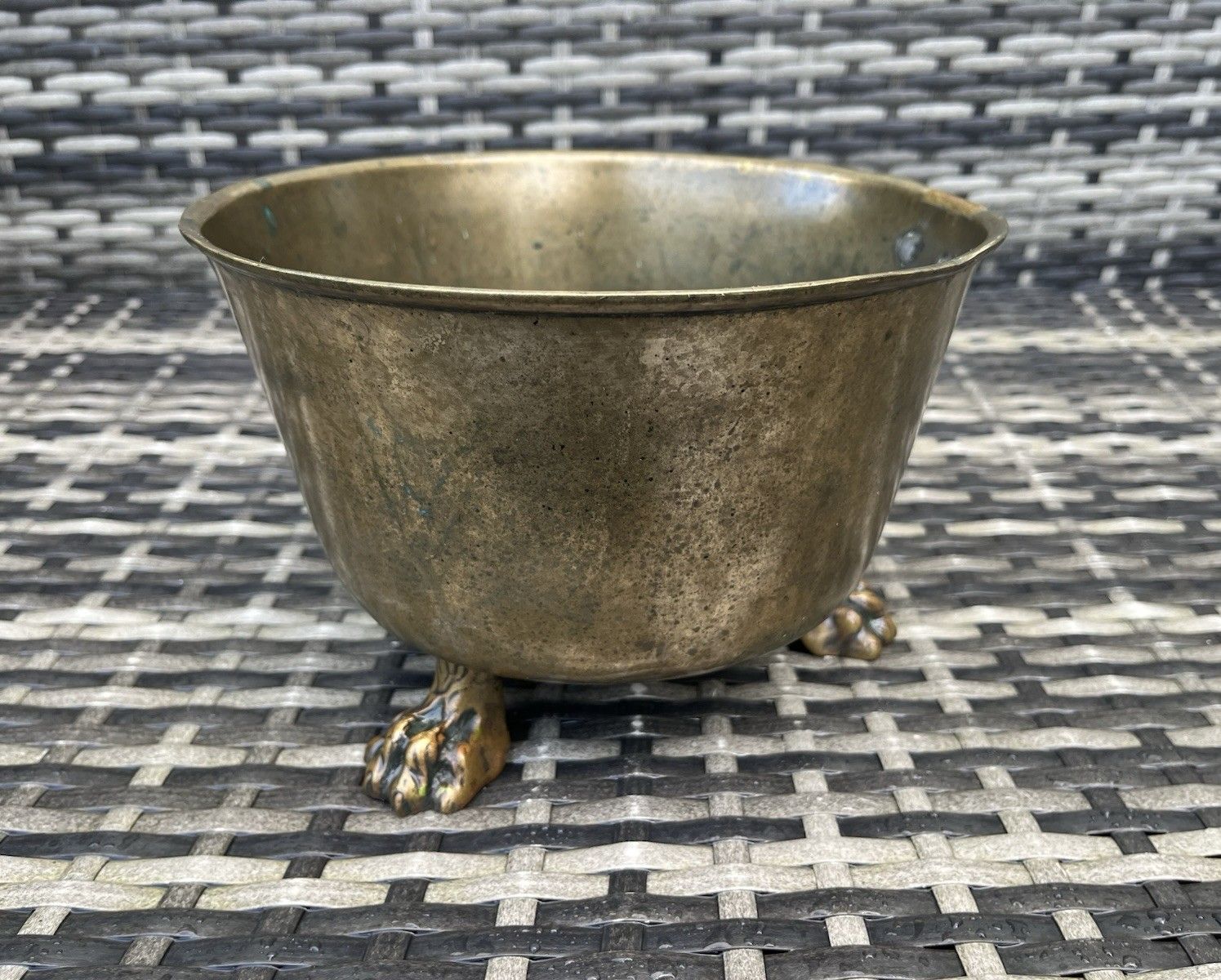 Quality Antique Bronze Brass Lions Foot Planter Plant Pot Jardiniere Cachepot photo vintage