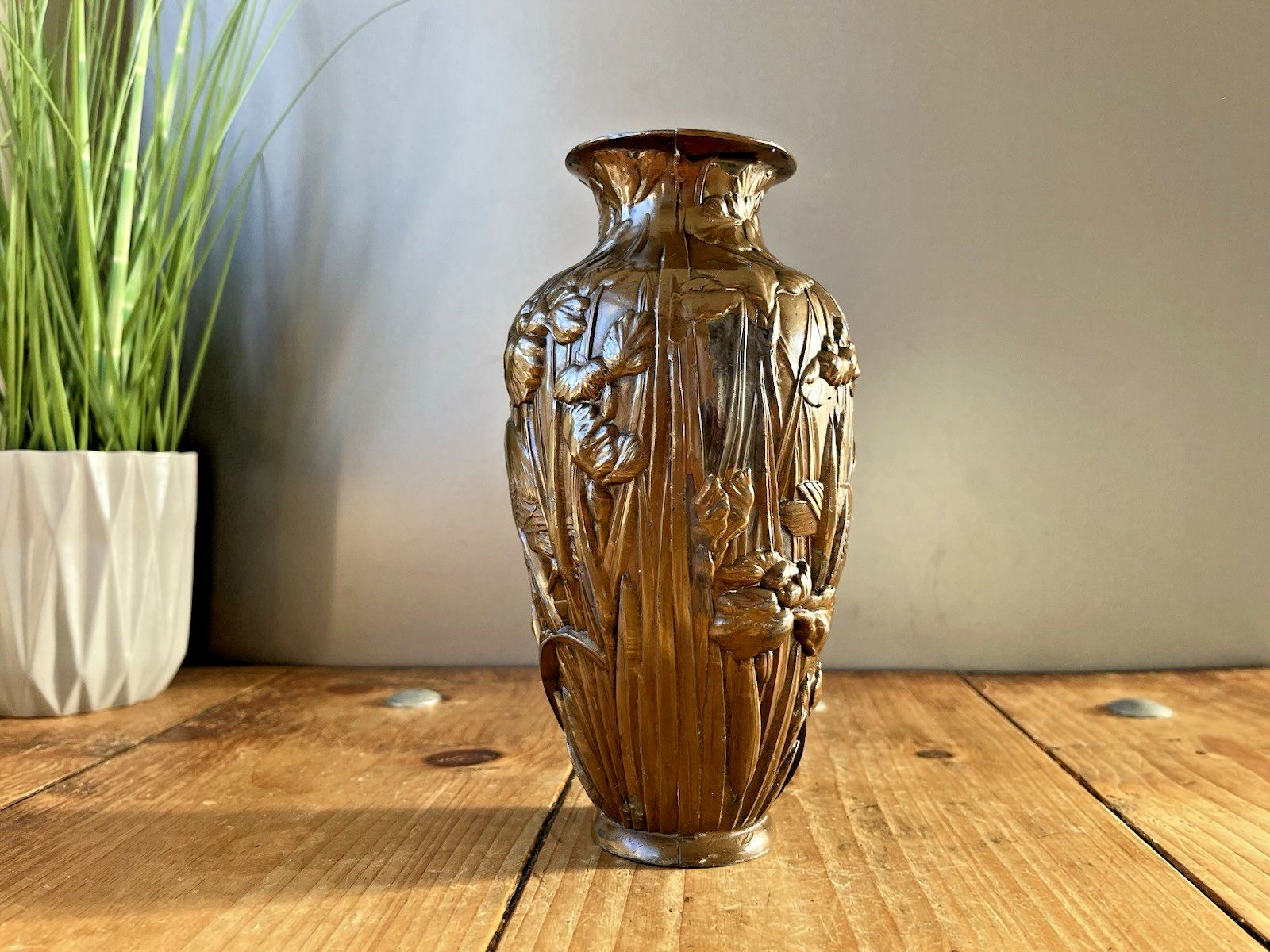 Antique Japanese Meiji Period Bronze Tone Copper Clad Crane Bird Vase Nouveau photo Home Decor