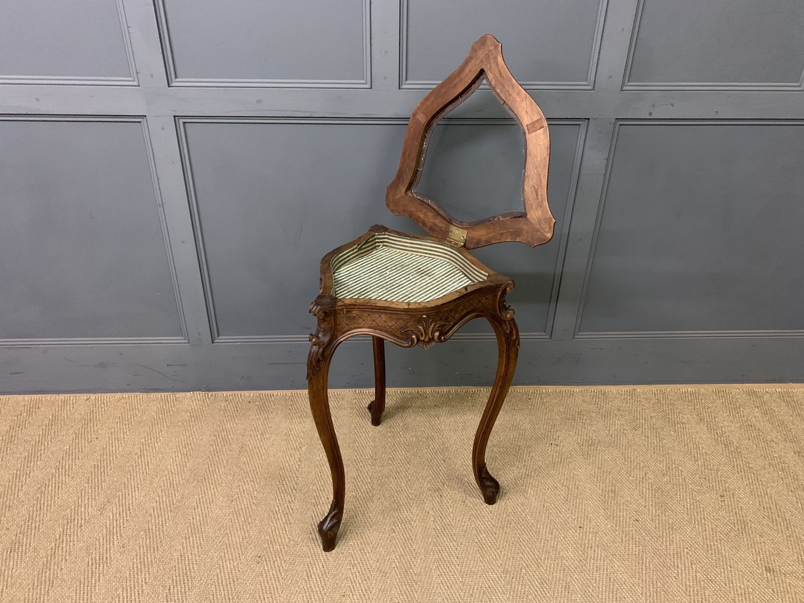 French Walnut Bijouterie Table photo 625.0