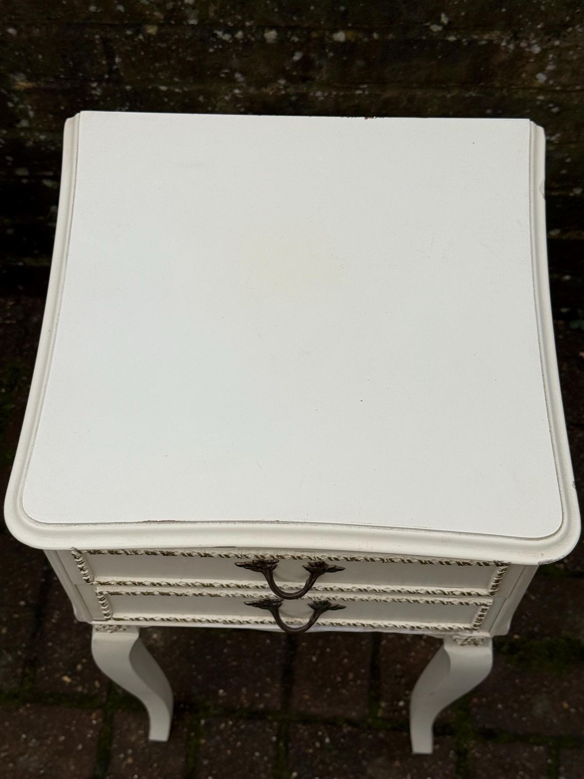 Vintage French Style Retro White And Gold Bedside Tables With Two Drawers – Elegant White Shabby Chic Furniture photo vinterior