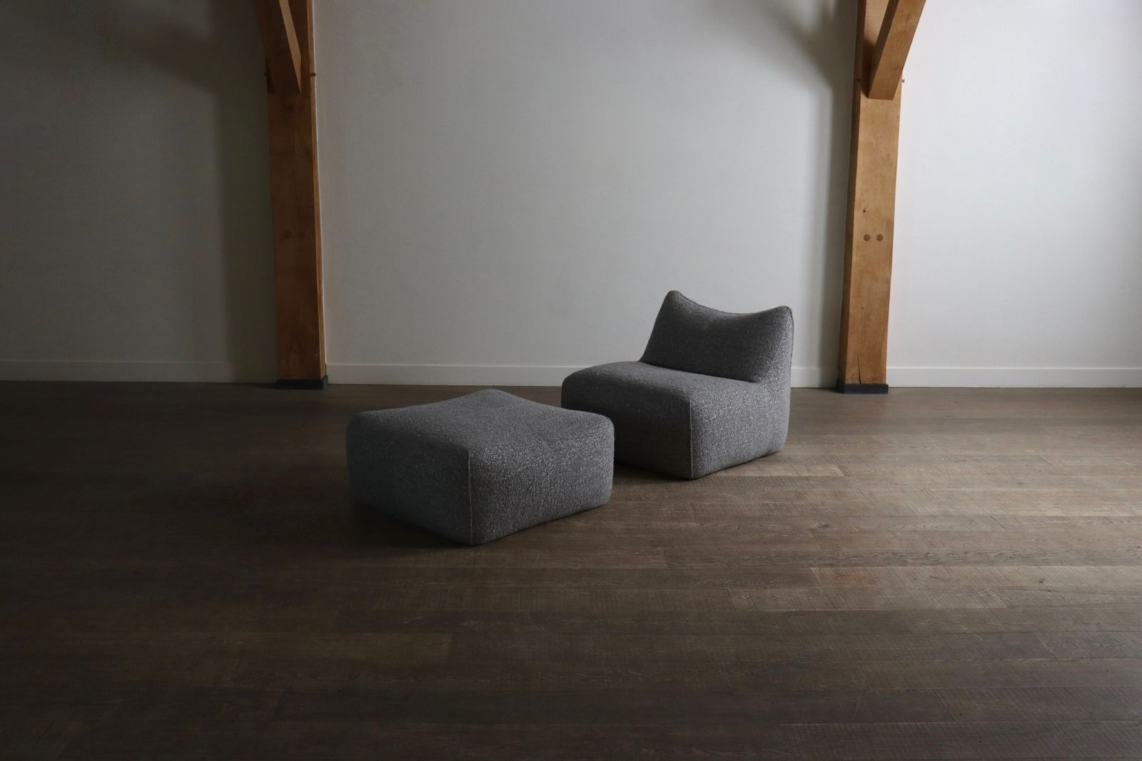 Le Bambole Lounge Chair Met Ottoman In Bouclé Van Mario Bellini Voor B&B Italia, Jaren 1970