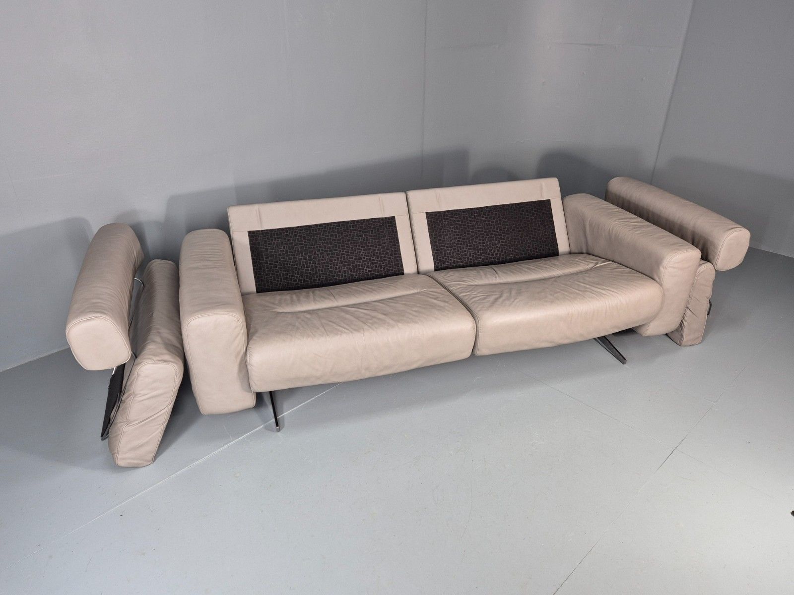 photo furniture Stressless Stella 3 Seat Settee In Grey Leather Modern Ekornes Eb11476 M3ss