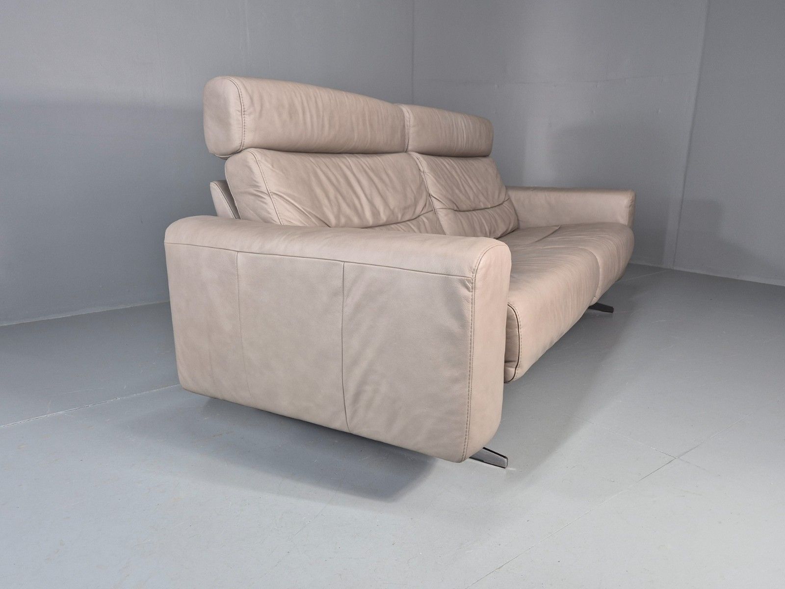 photo vintage Stressless Stella 3 Seat Settee In Grey Leather Modern Ekornes Eb11476 M3ss
