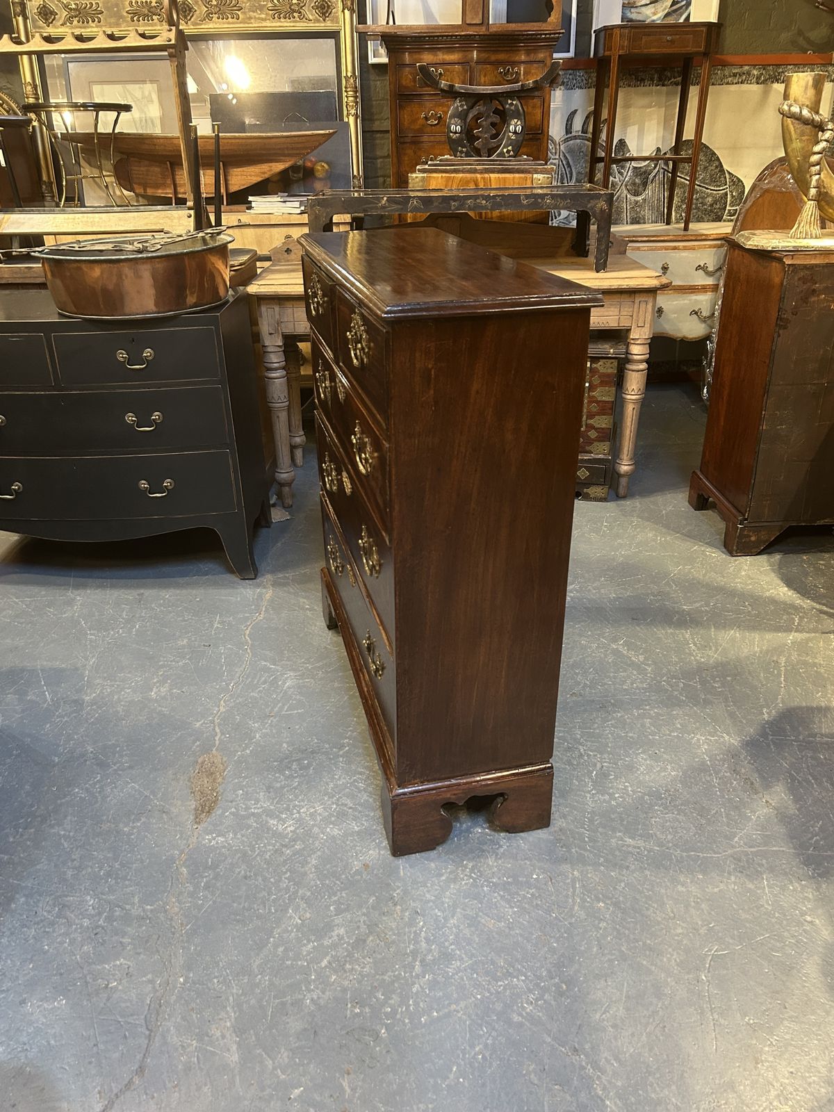 photo furniture George III Hall Chest Of Drawers