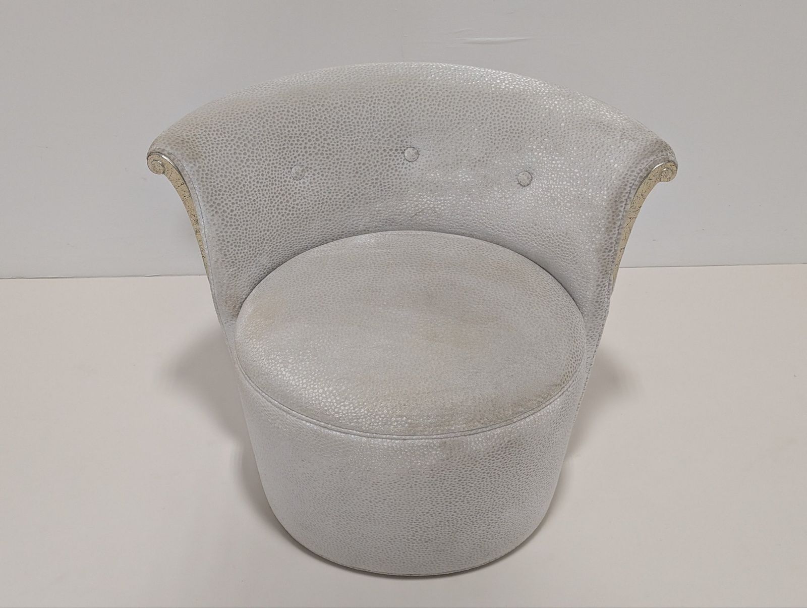 photo furniture Christopher Guy Devonshire Chair