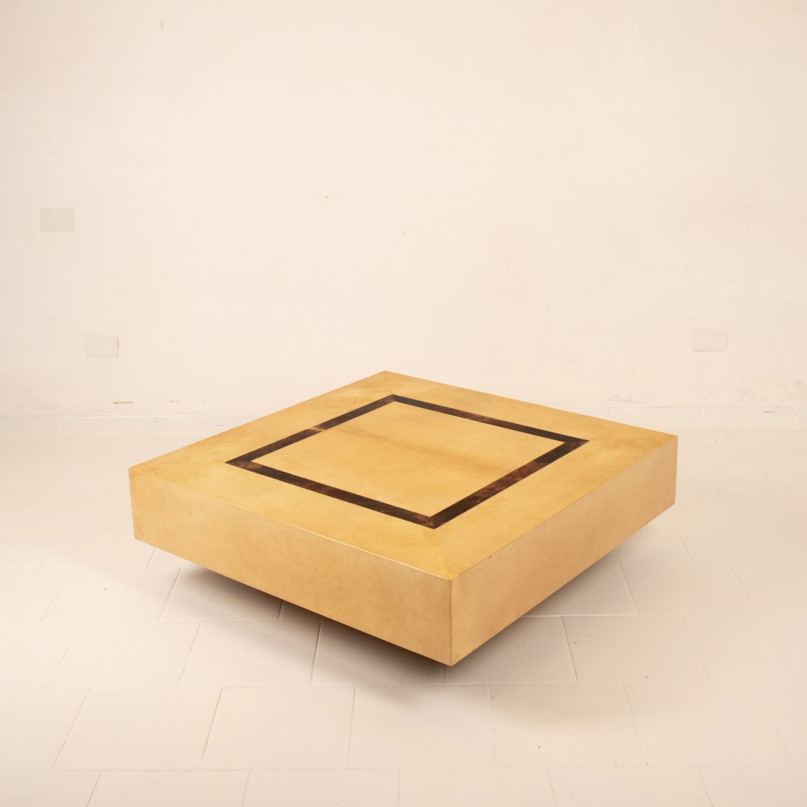 Nucci Valsecchi Coffee Table For Tura Milano 1970 Mod 3000d