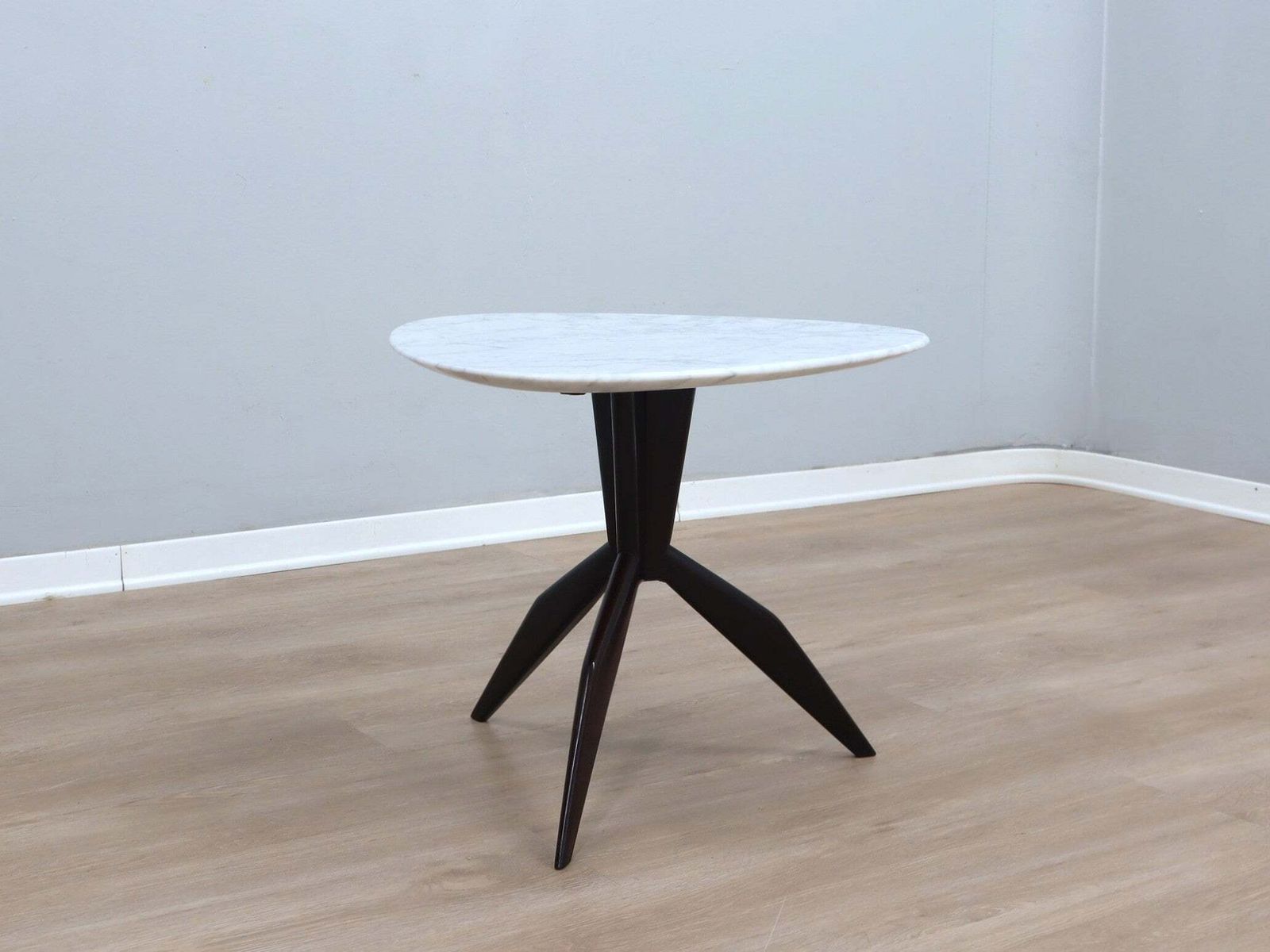 Mid Century Organic Design Tripode Marble Coffee Table 1950s