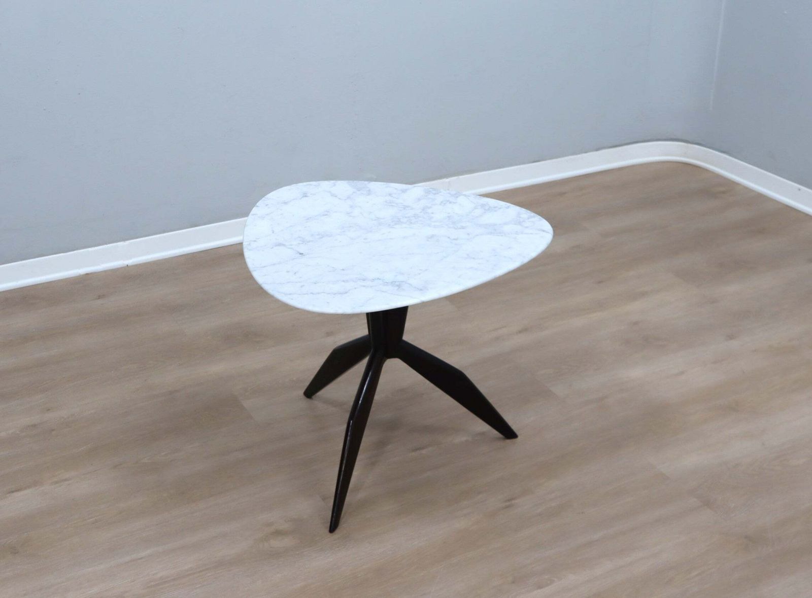 Mid Century Organic Design Tripode Marble Coffee Table 1950s photo for sale
