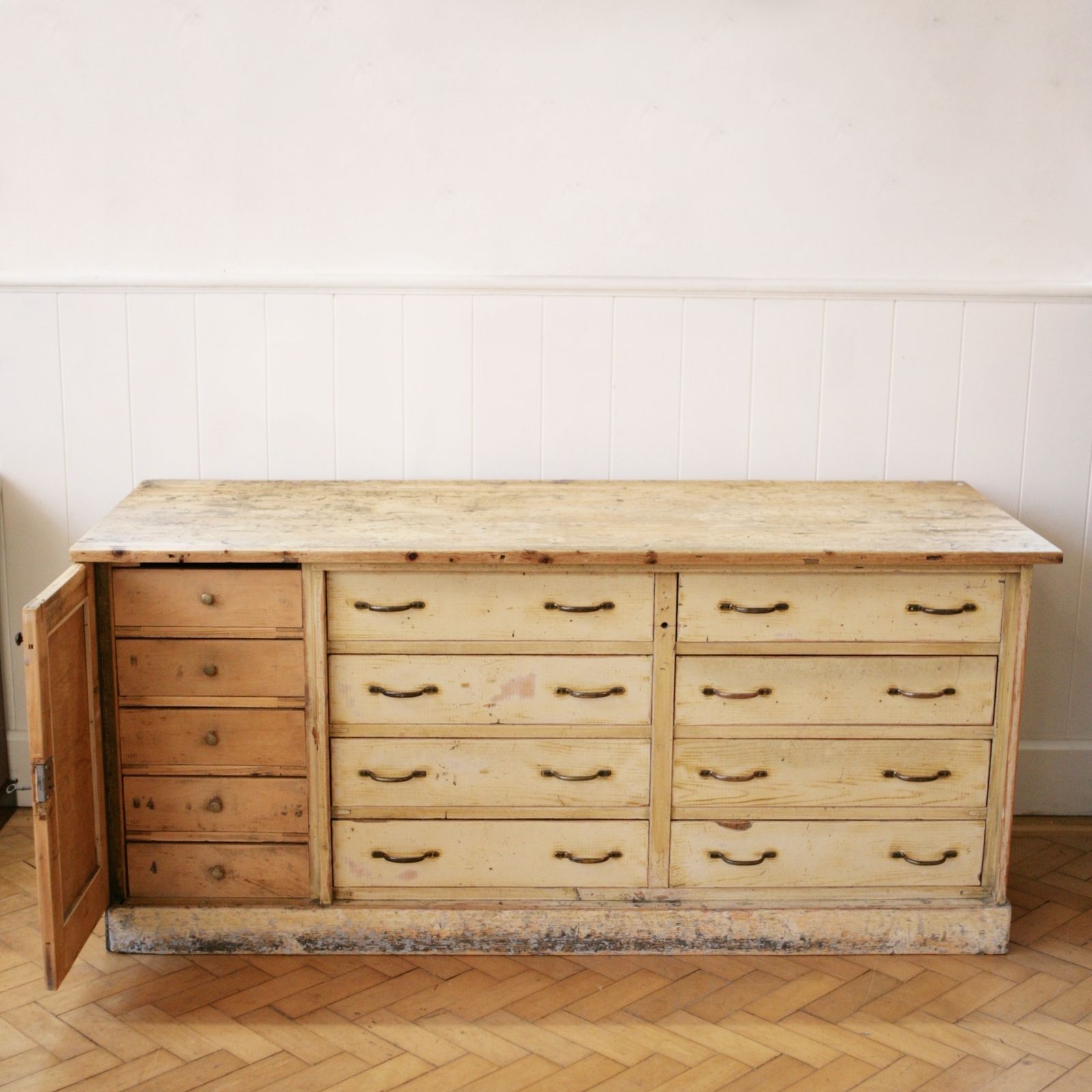 Large English Painted Pine Shop Counter photo vinterior