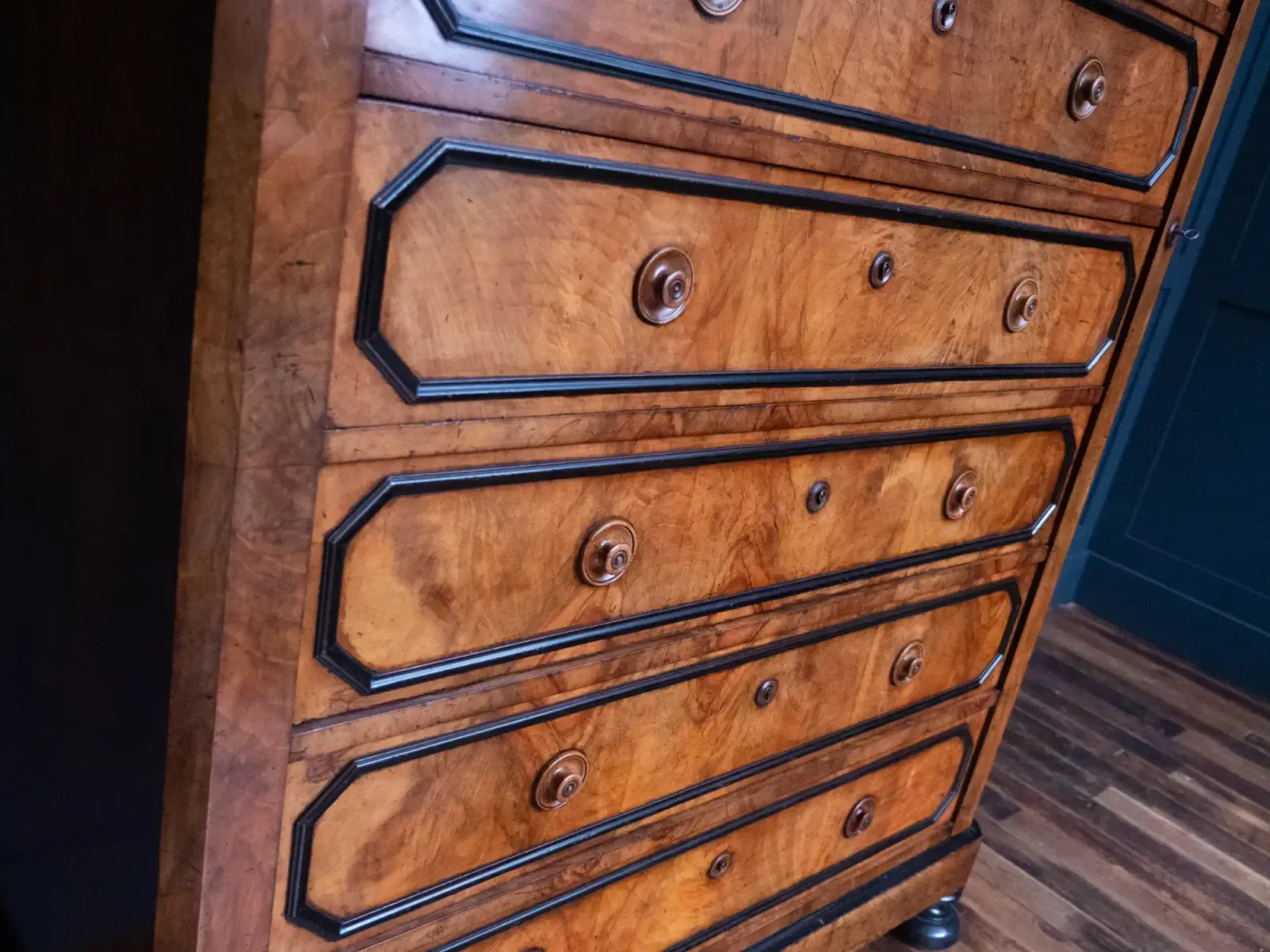 19th Century Seven Drawer Chest photo vinterior