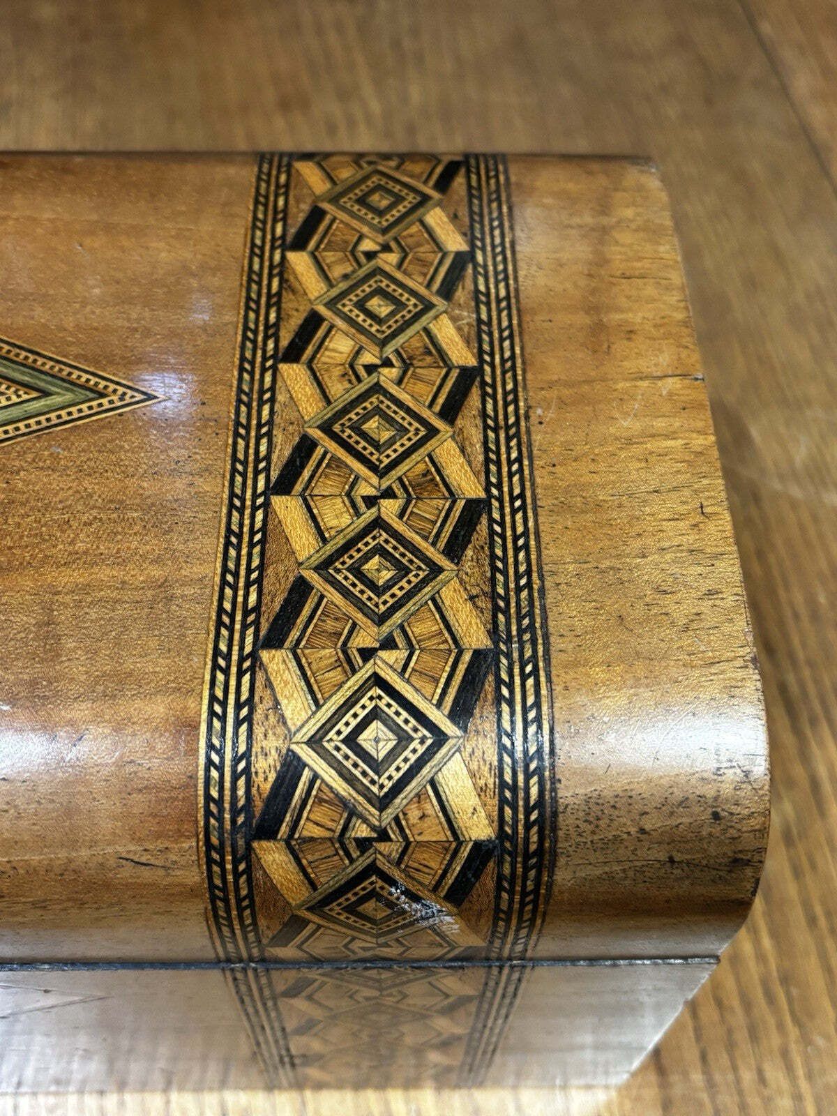photo vintage Victorian Tunbridge Ware Jewellery / Trinket Box