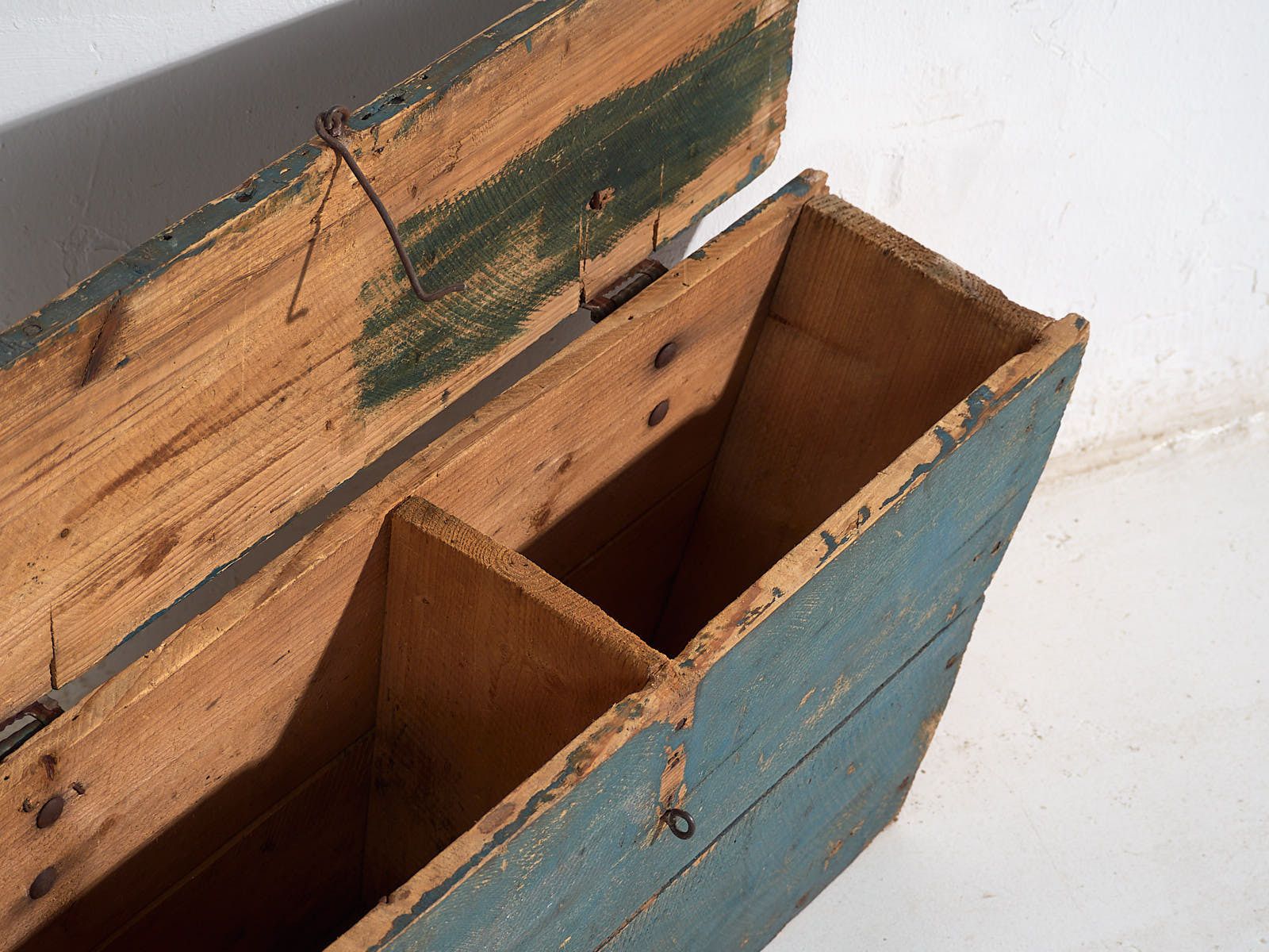 Antique Storage Trunk (C.1920) #112 photo vinterior