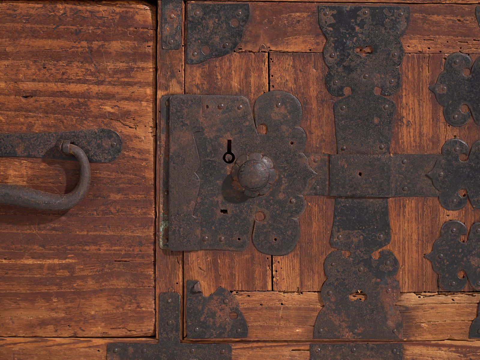 photo furniture Antique Tansu Chest Of Drawers With Small Door – Meiji / Taishō Period (C.1868 1926) #33