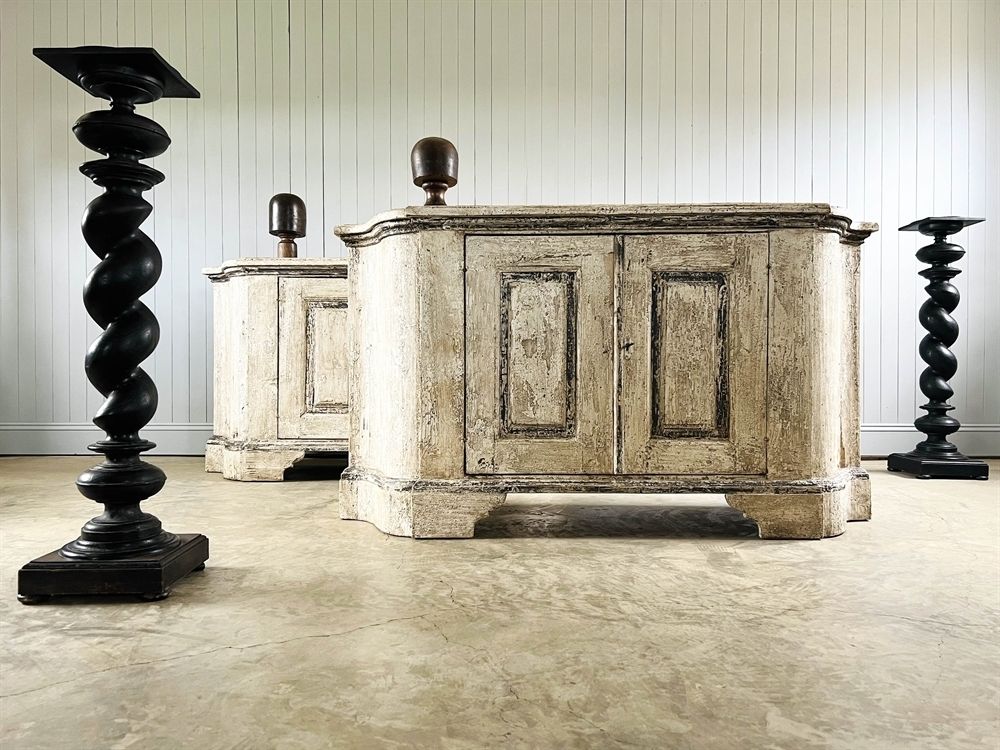 19th Century Italian Sideboard photo Furniture
