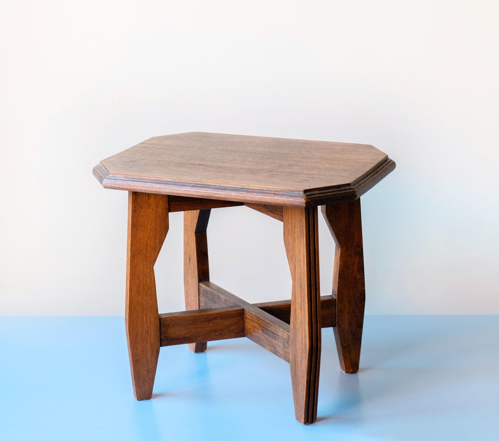 Art Deco / Amsterdamse School Eiken Bijzettafel – Nederlandse Antieke Salontafel, Jaren 1920 photo for sale