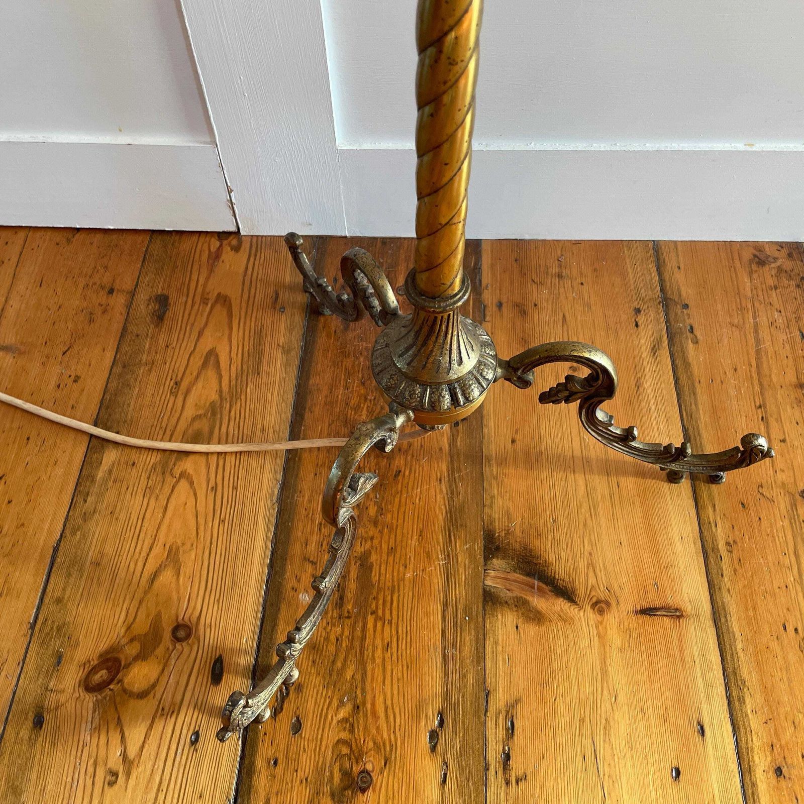 259.0 Antique Metal Brass Floor Lamp Gold Twisted Patterned Light Vintage Lighting 3 Feet Ornate Regency Freestanding Twist Elegant Classic photo