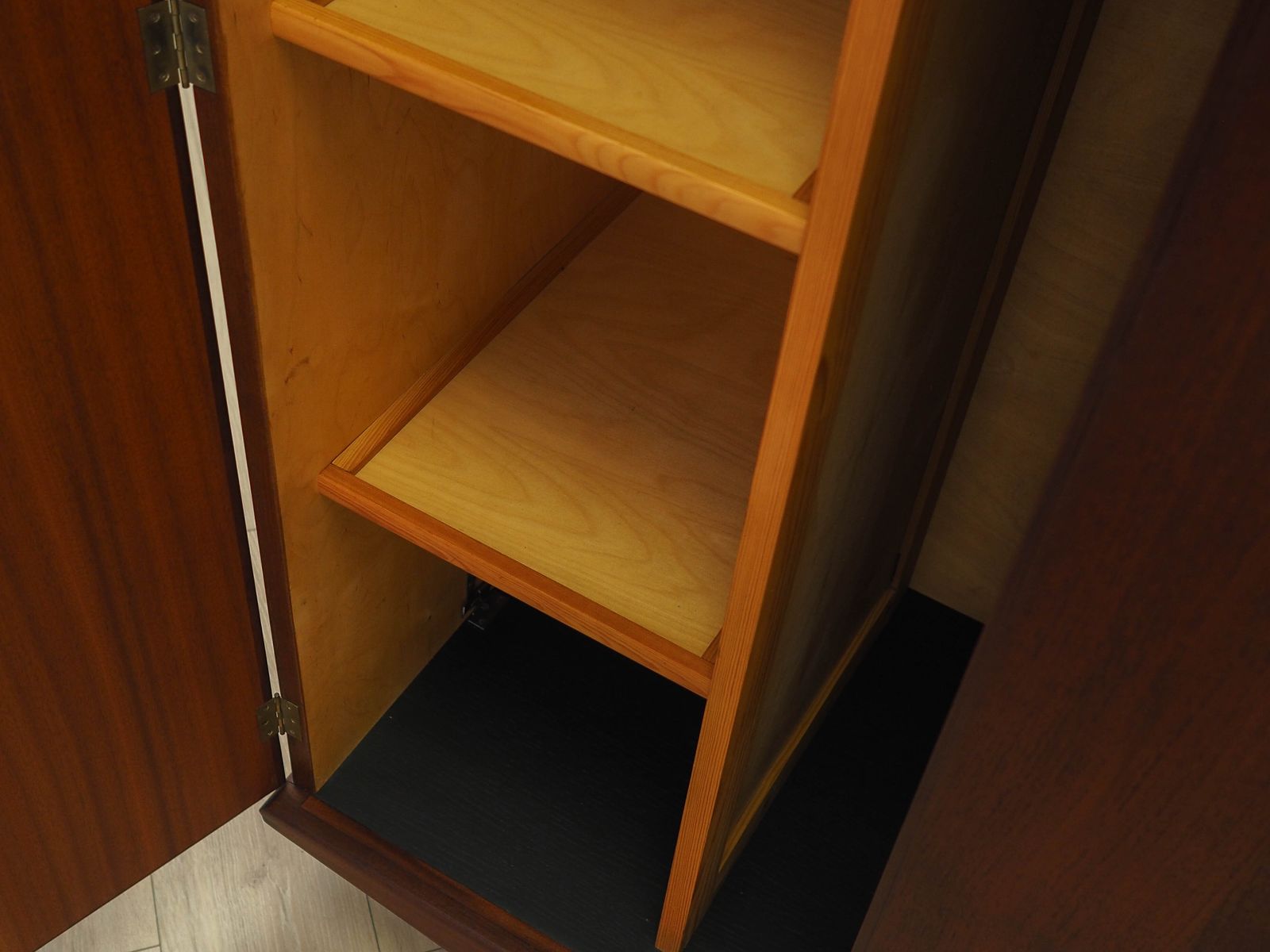 photo vintage Teak Wardrobe, Danish Design, 1960s, Production: Denmark
