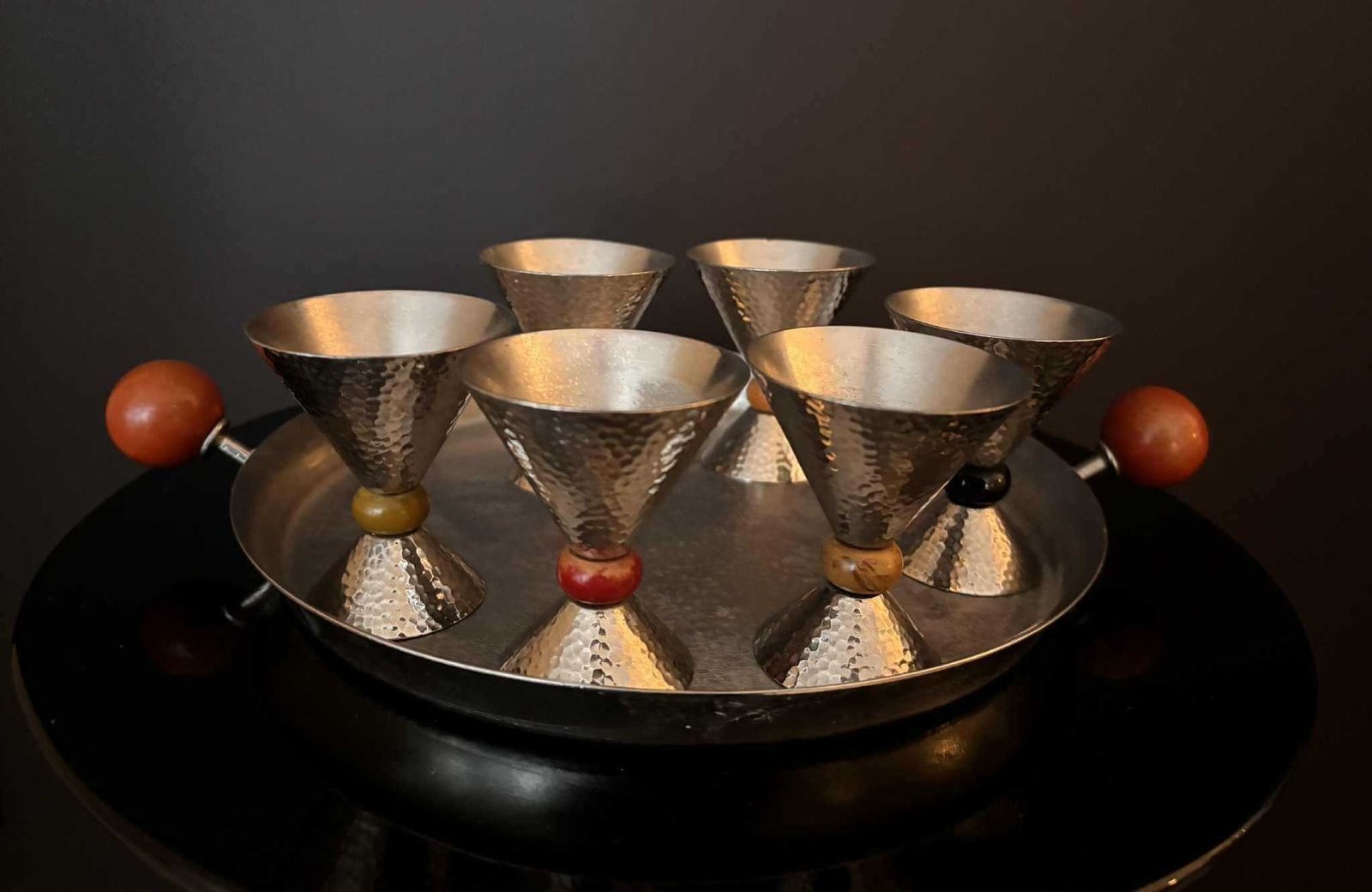 photo vinterior Vintage Memphis Style Liquor Set – Hammered Matte Steel Tray With 6 Cups – Germany 1980s