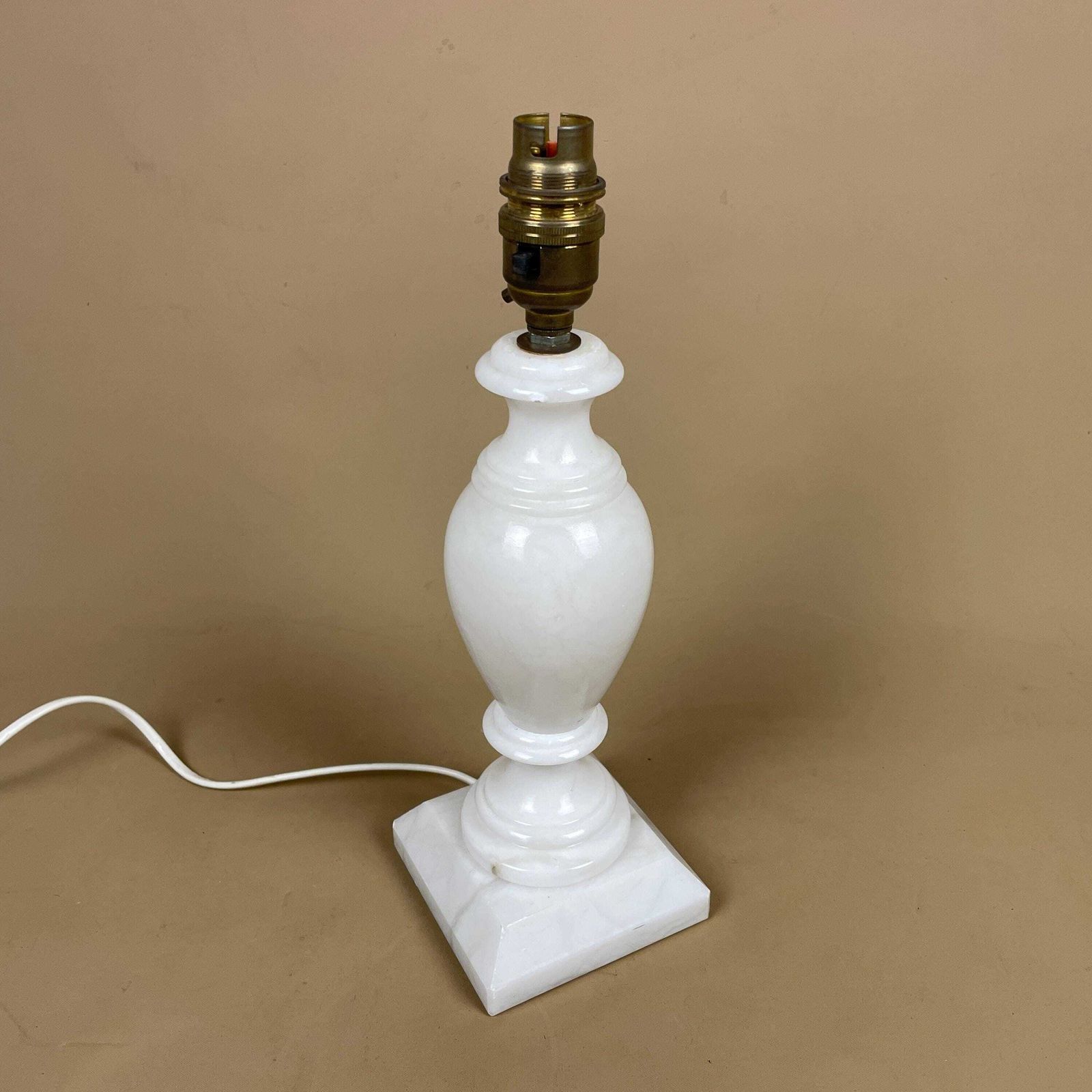Antique Alabaster Onyx Marble Lamp Light White Bedside Side Table Desk Marbled Patterned Vintage Downton Stone Heavy Classic Natural Square